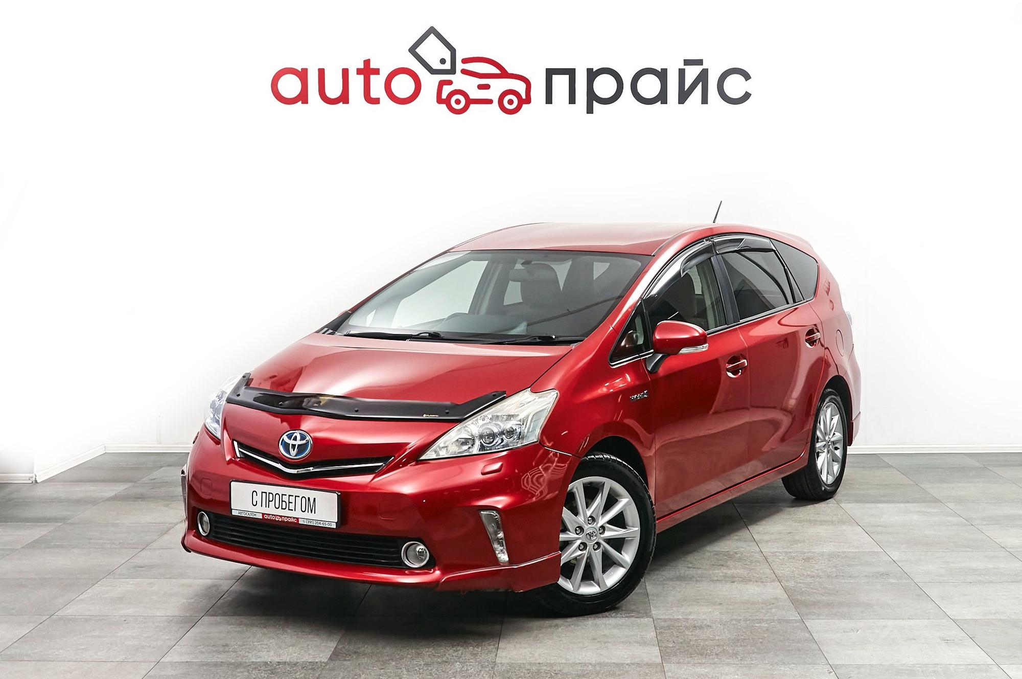 Toyota Prius Alpha - 2