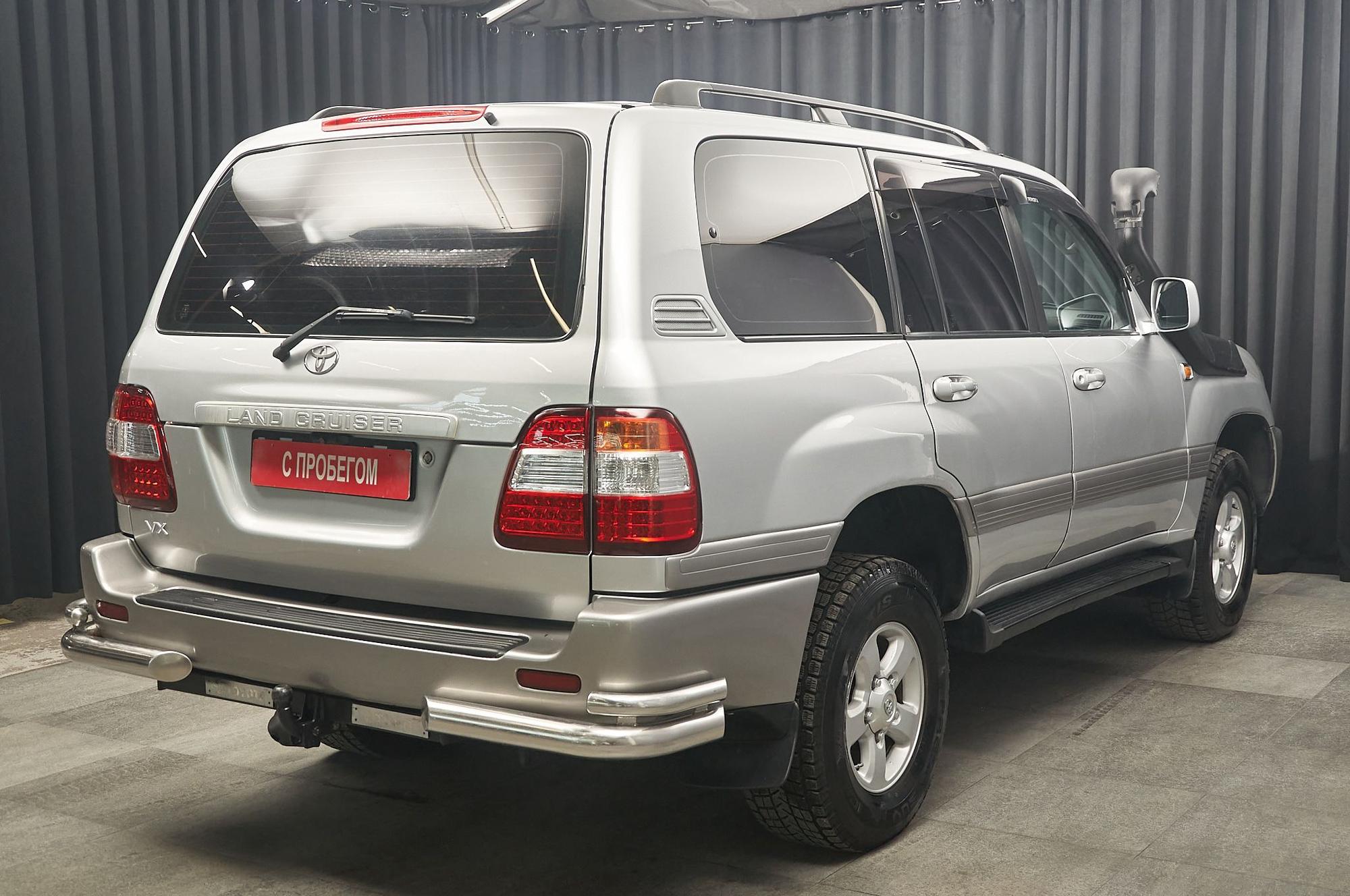 Toyota Land Cruiser - 4