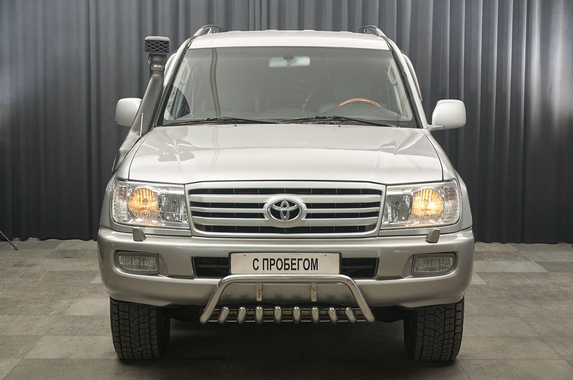 Toyota Land Cruiser - 2