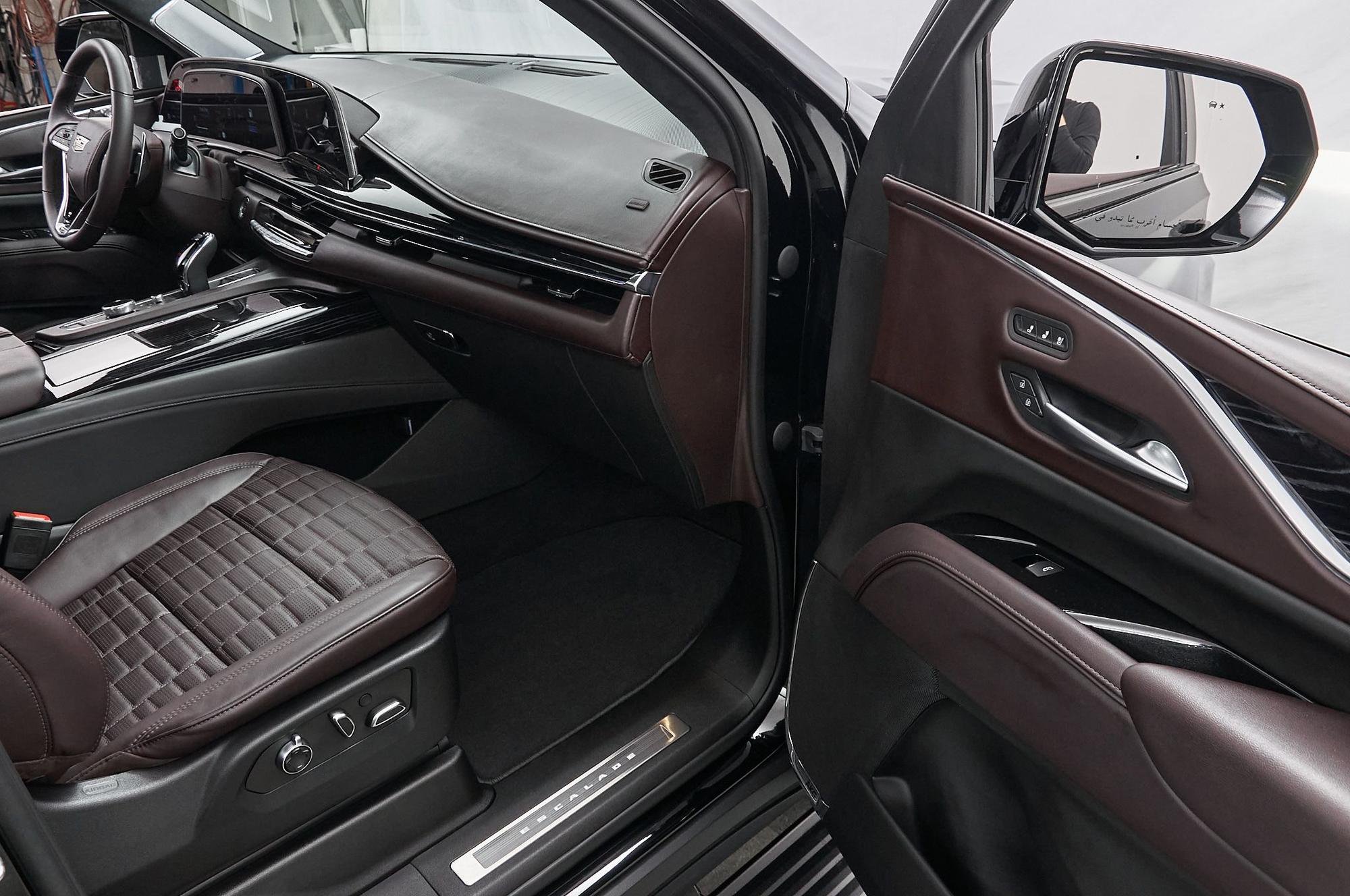 Cadillac Escalade-V - 2