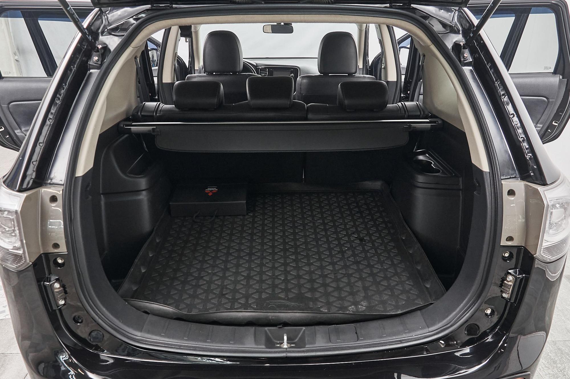 Mitsubishi Outlander - 5