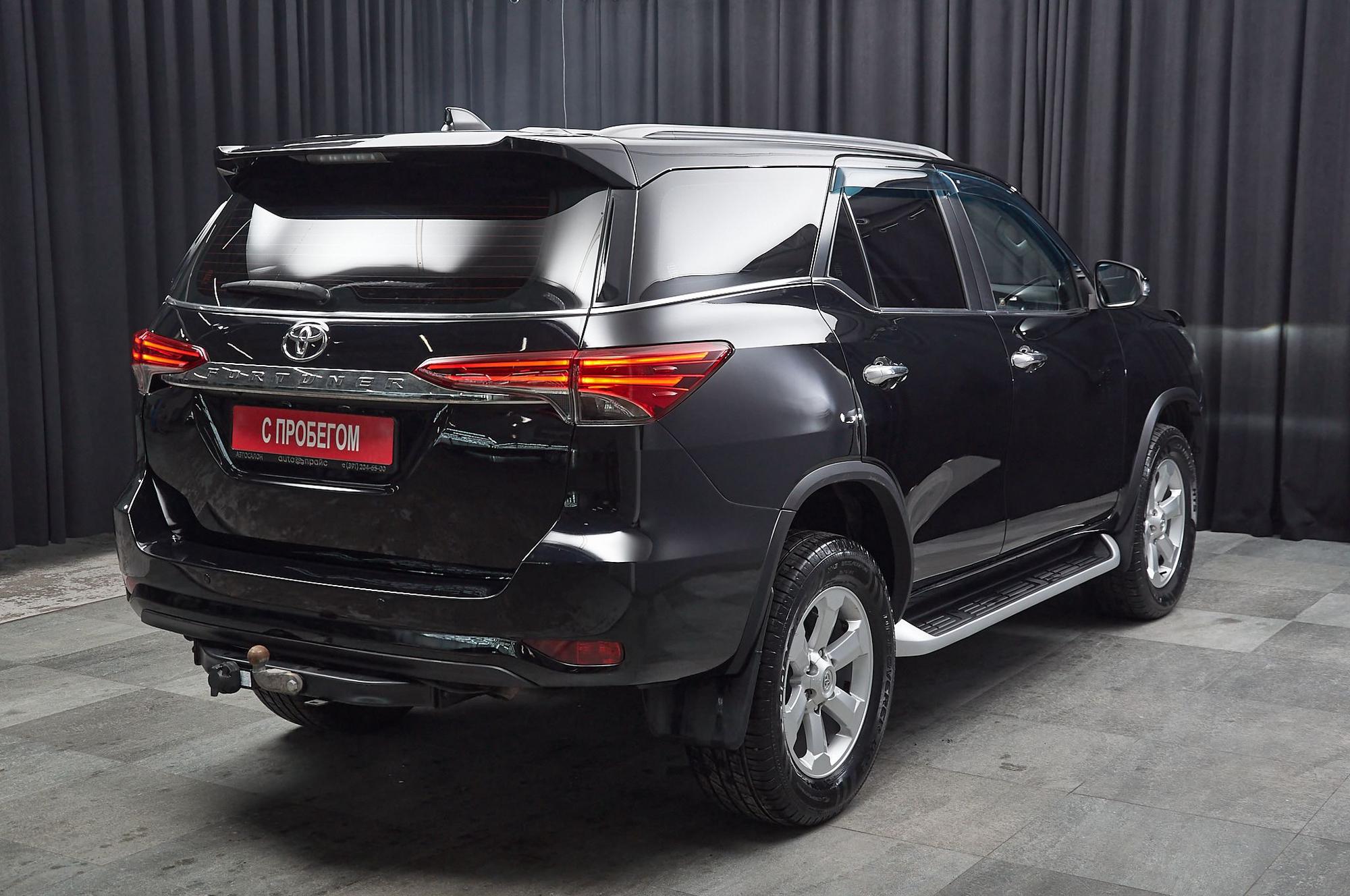 Toyota Fortuner - 4