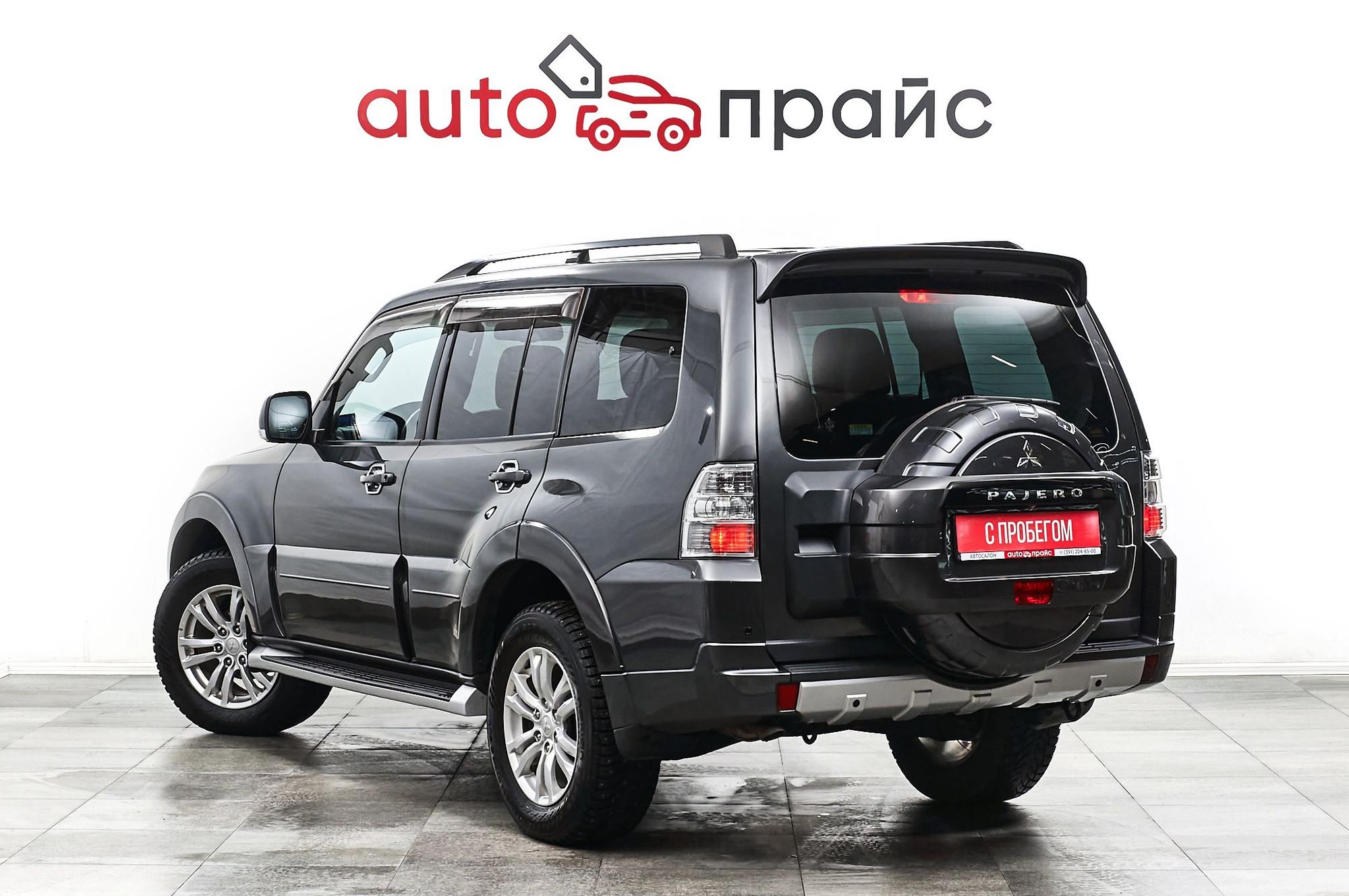 Mitsubishi Pajero - 4