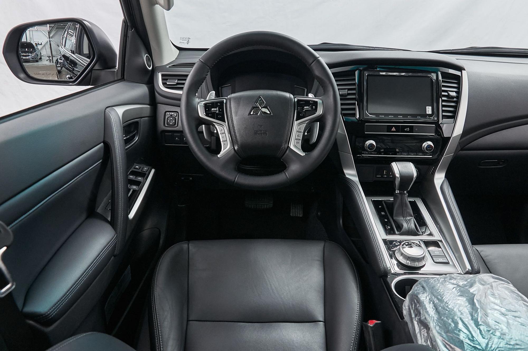 Mitsubishi Pajero Sport - 5