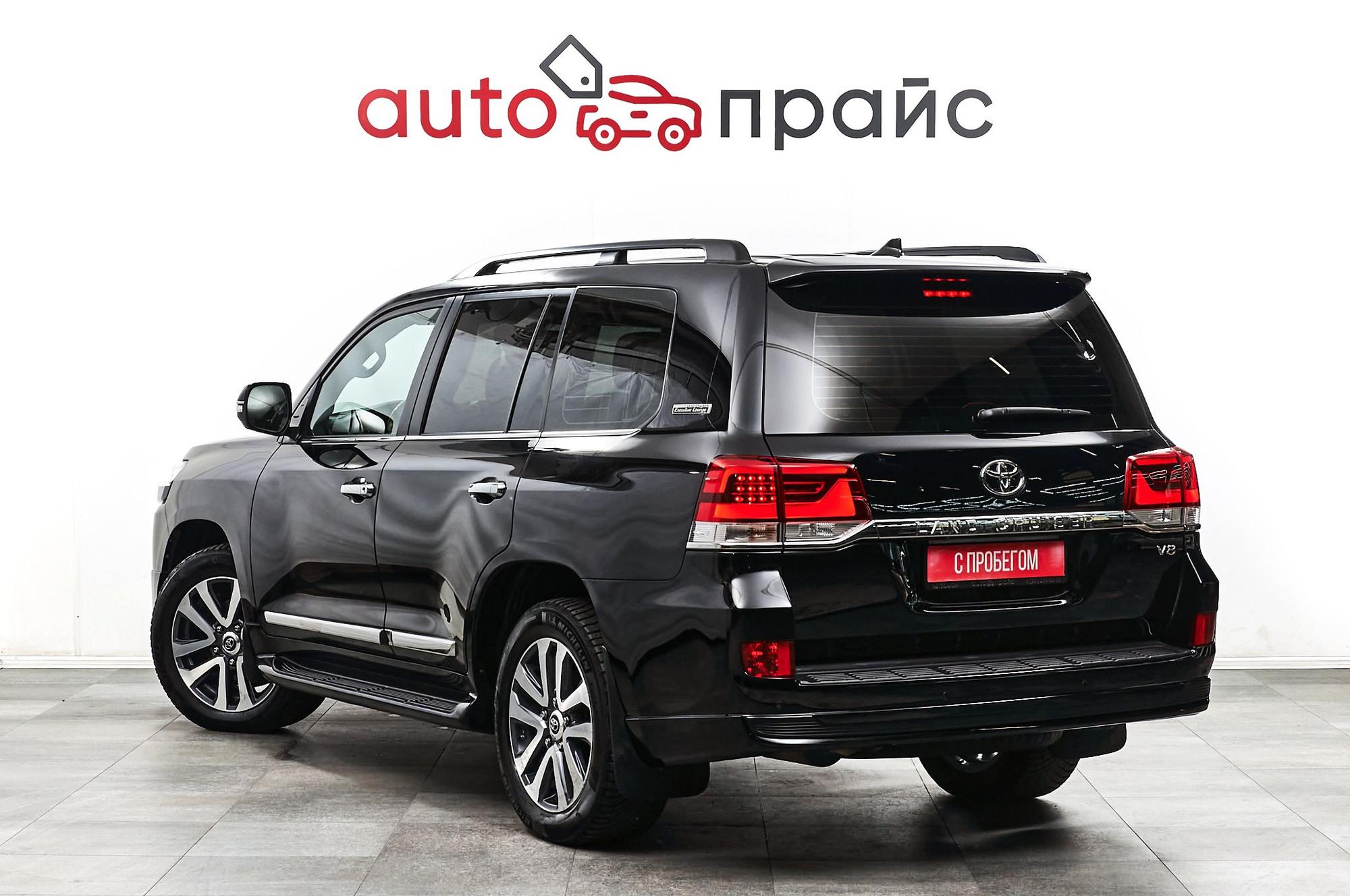 Toyota Land Cruiser - 4