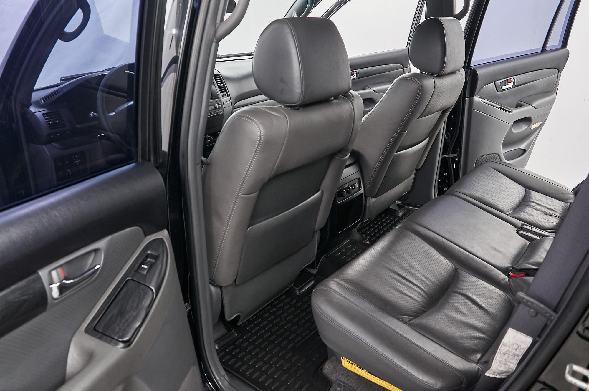 Toyota Land Cruiser Prado - 2