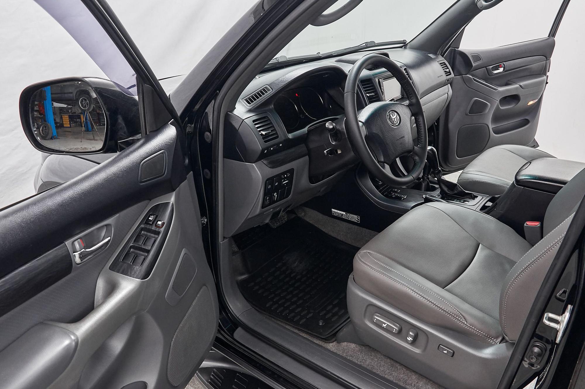 Toyota Land Cruiser Prado - 4