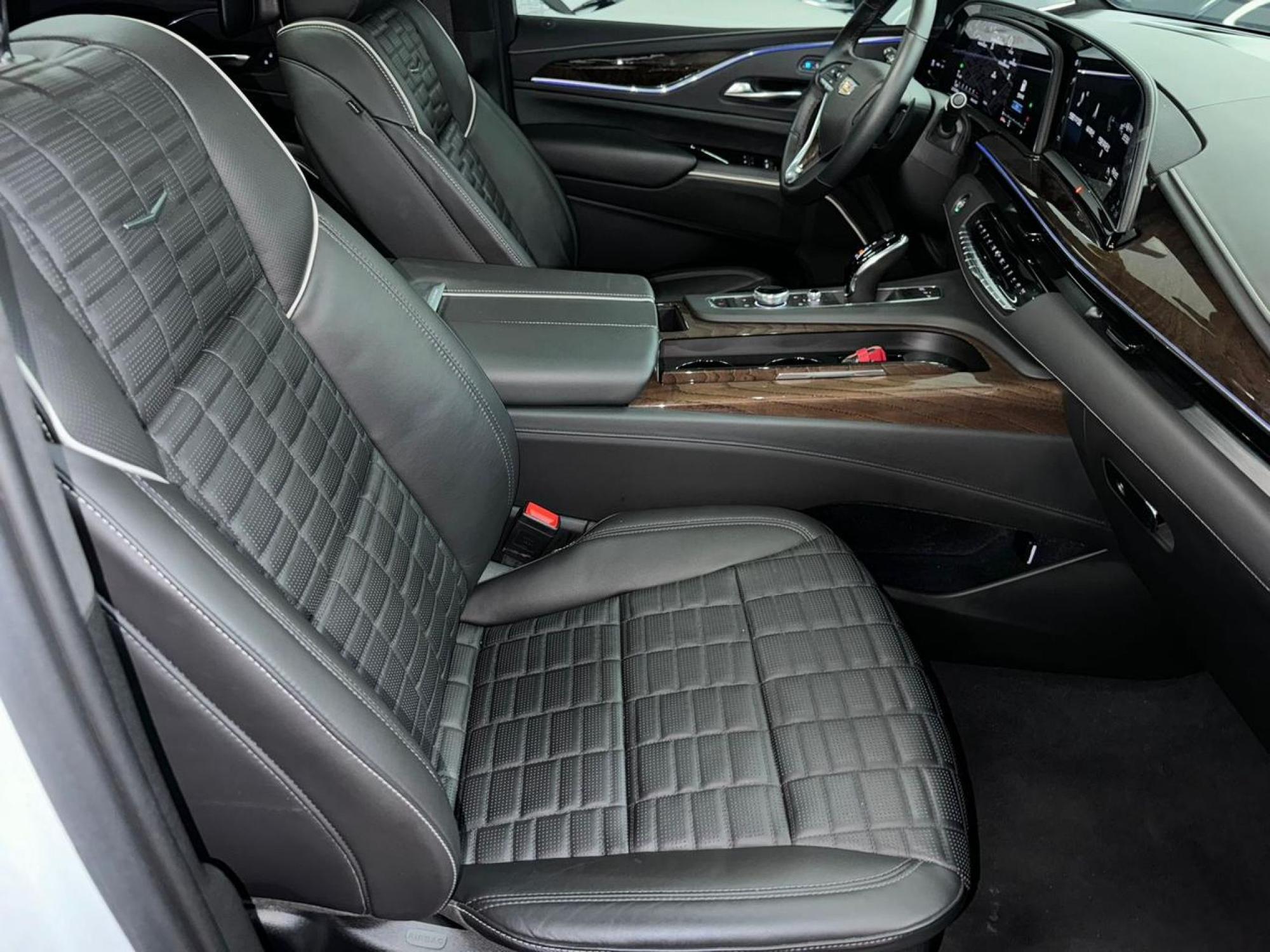 Cadillac Escalade - 3