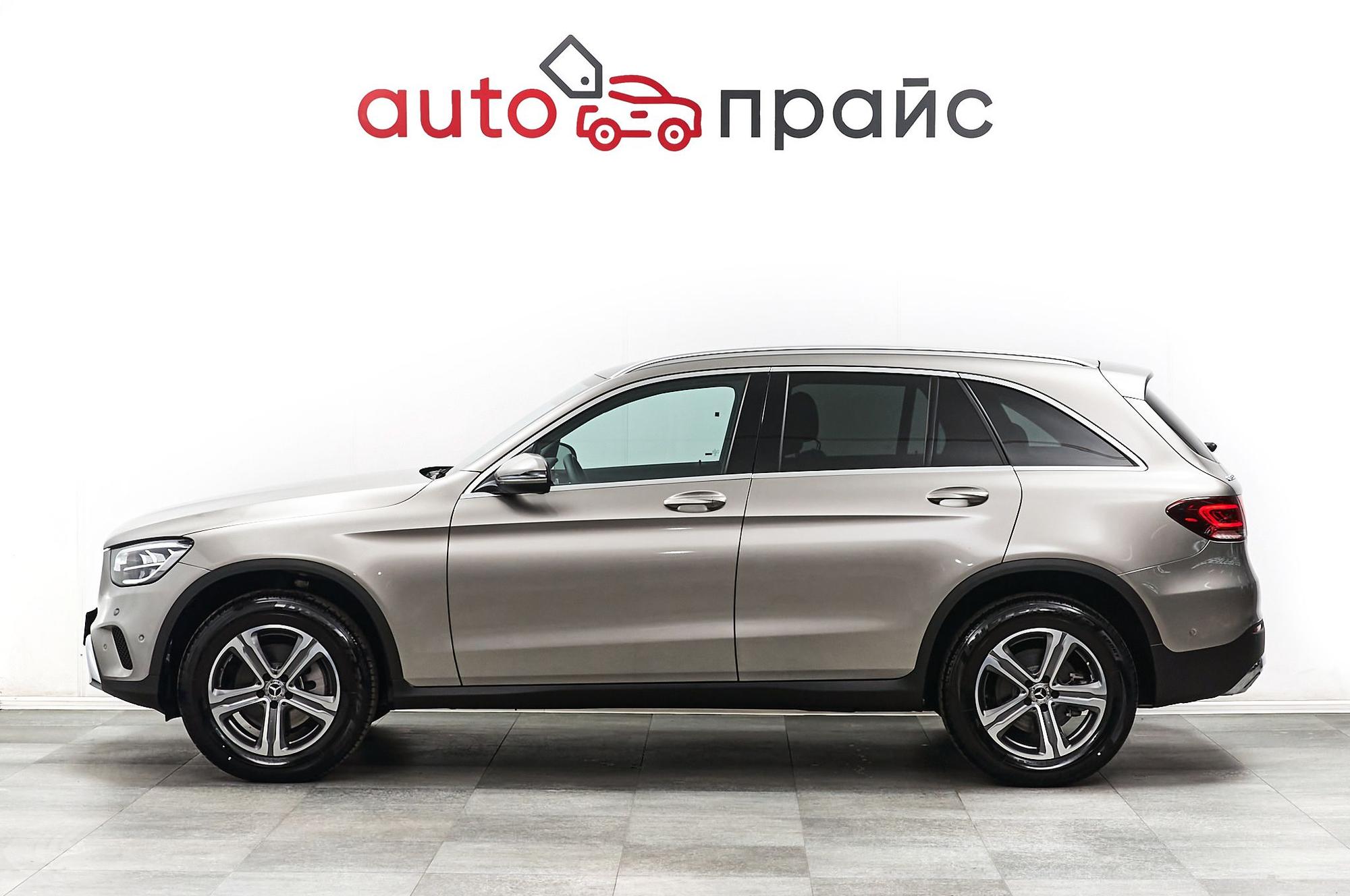 Mercedes-Benz GLC300 - 3