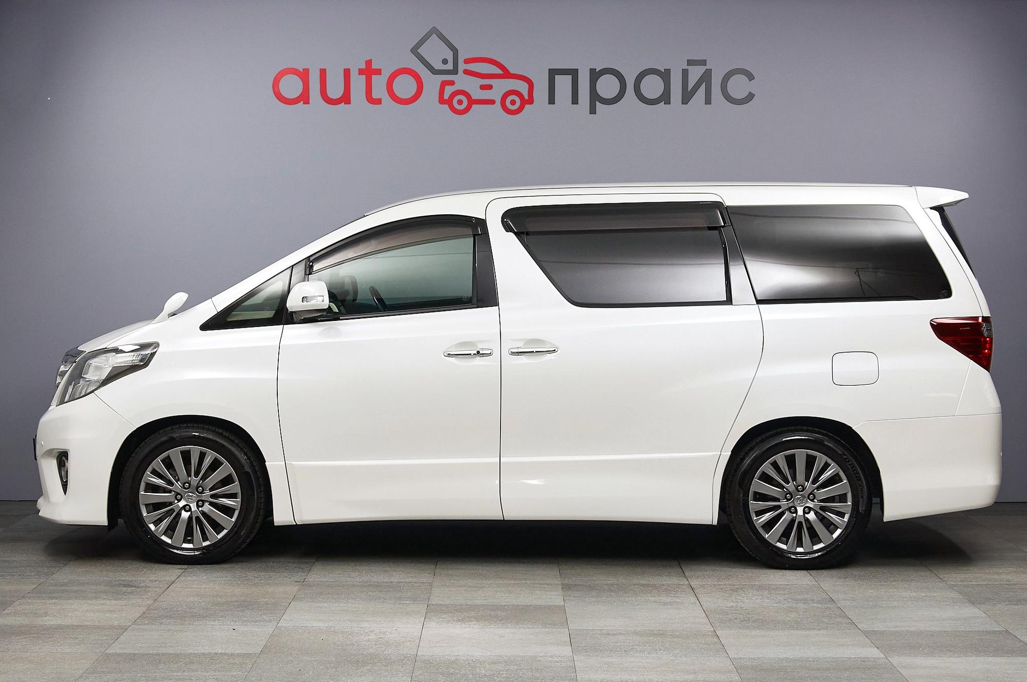 Toyota Alphard - 3