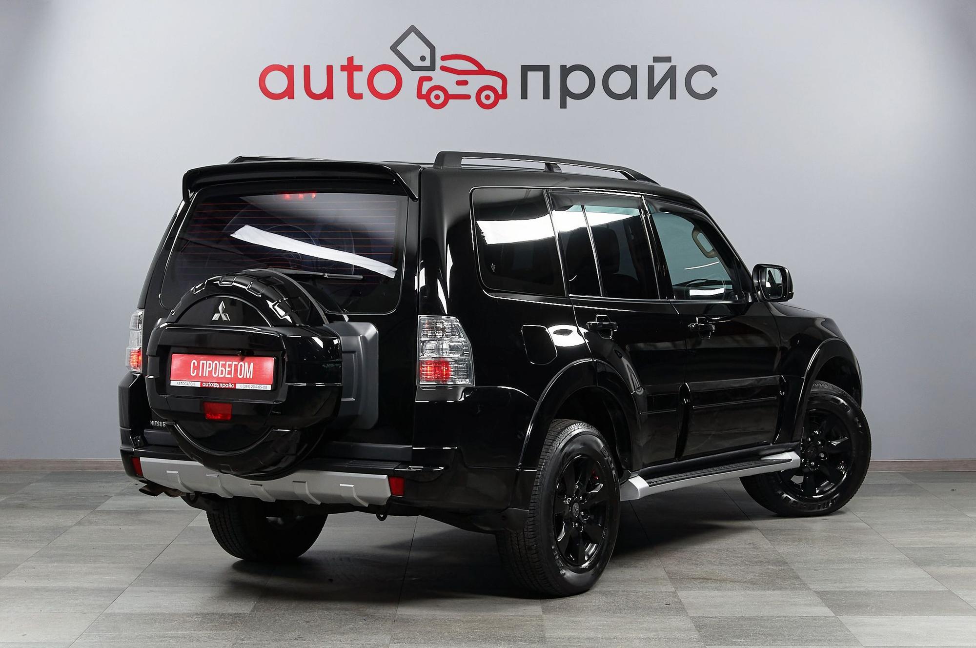 Mitsubishi Pajero - 2