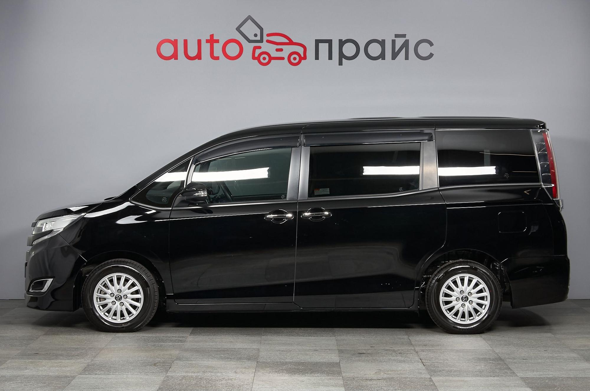 Toyota Noah - 3
