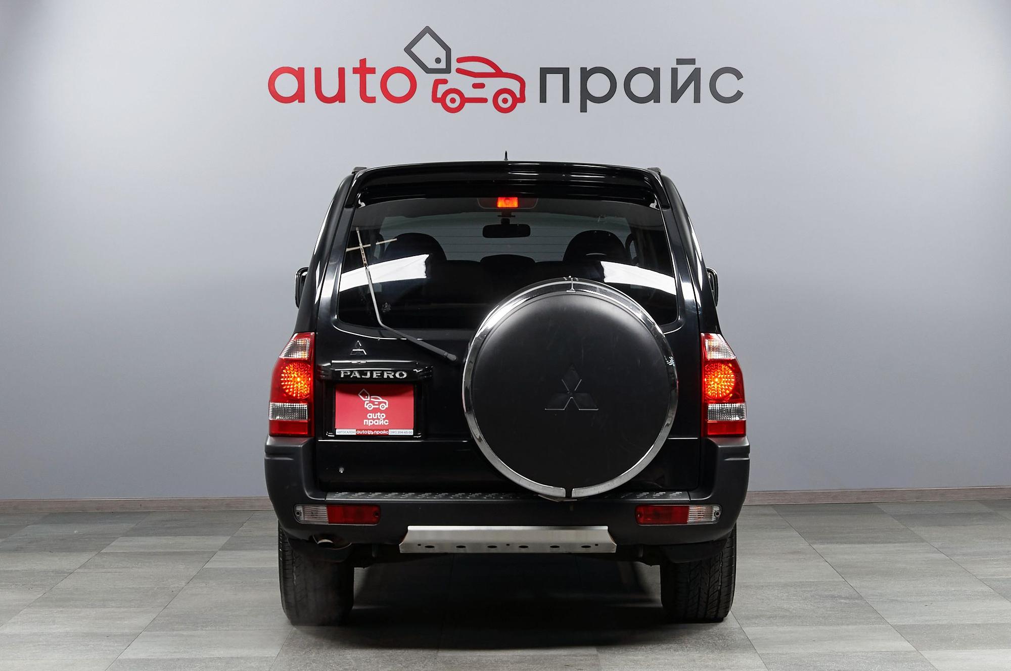 Mitsubishi Pajero - 5