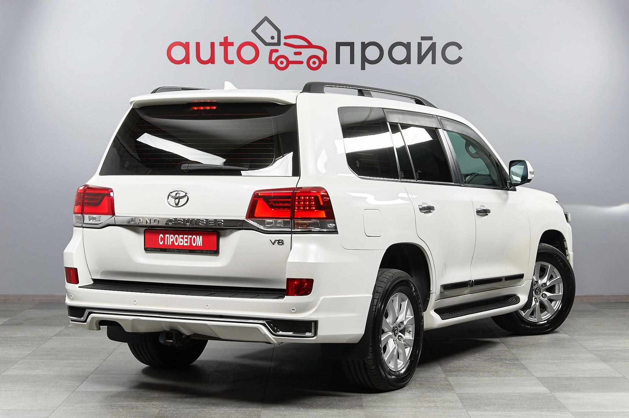 Toyota Land Cruiser - 2