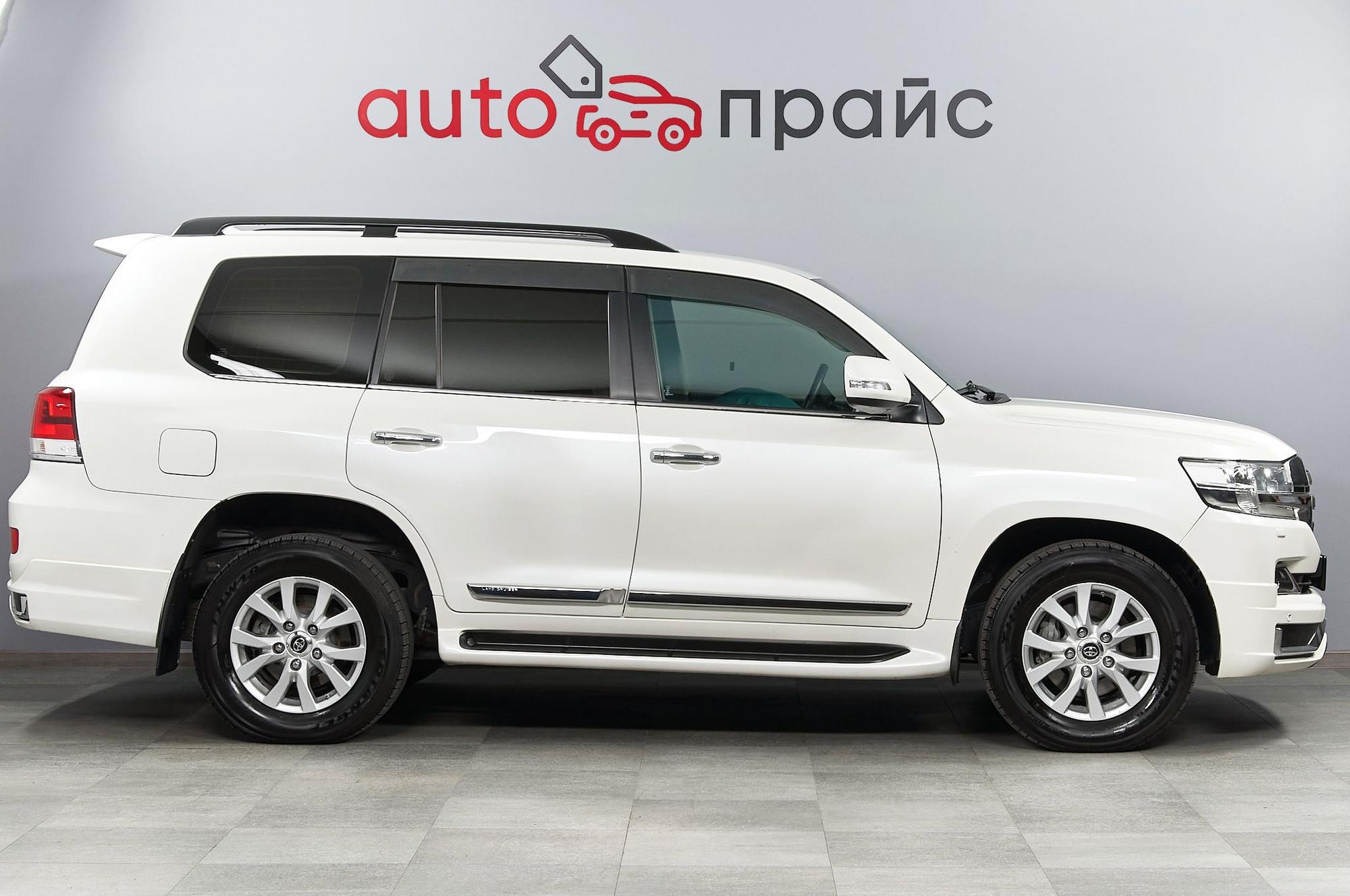 Toyota Land Cruiser - 3