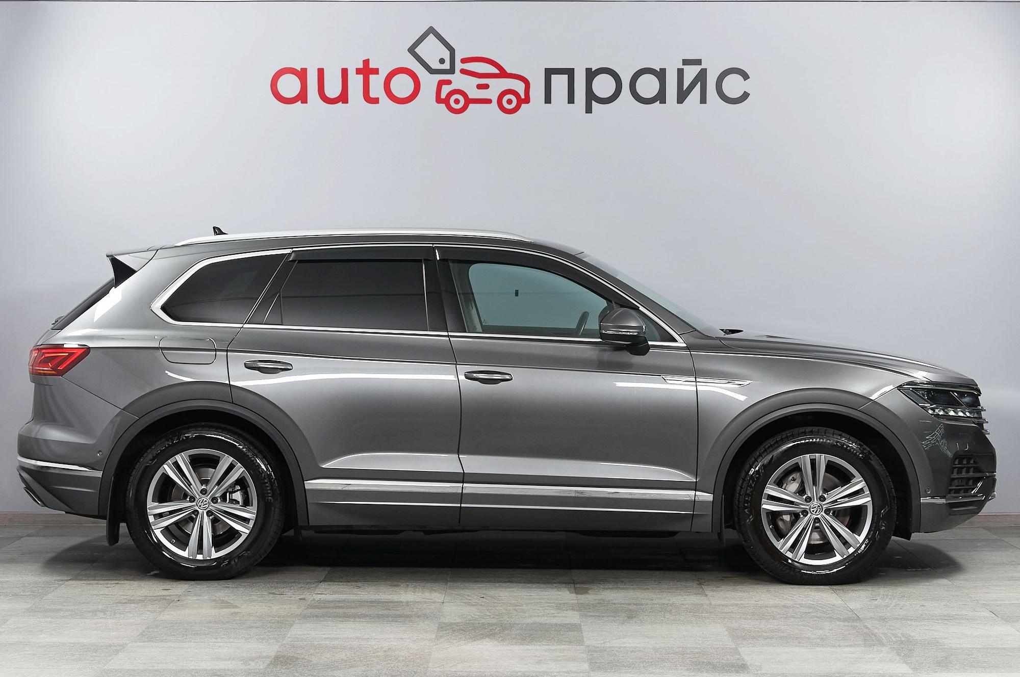 Volkswagen Touareg - 2