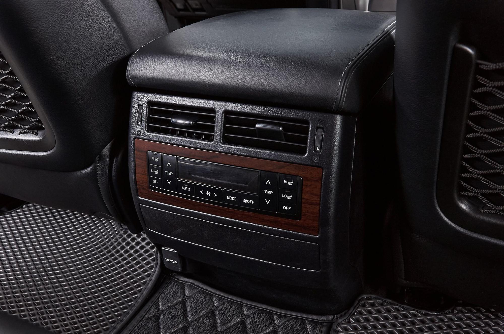 Toyota Land Cruiser - 4