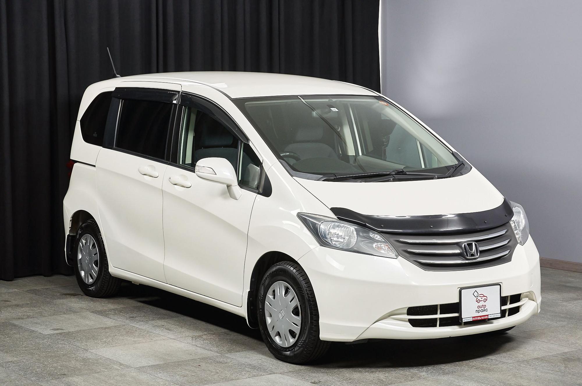 Honda Freed - 2