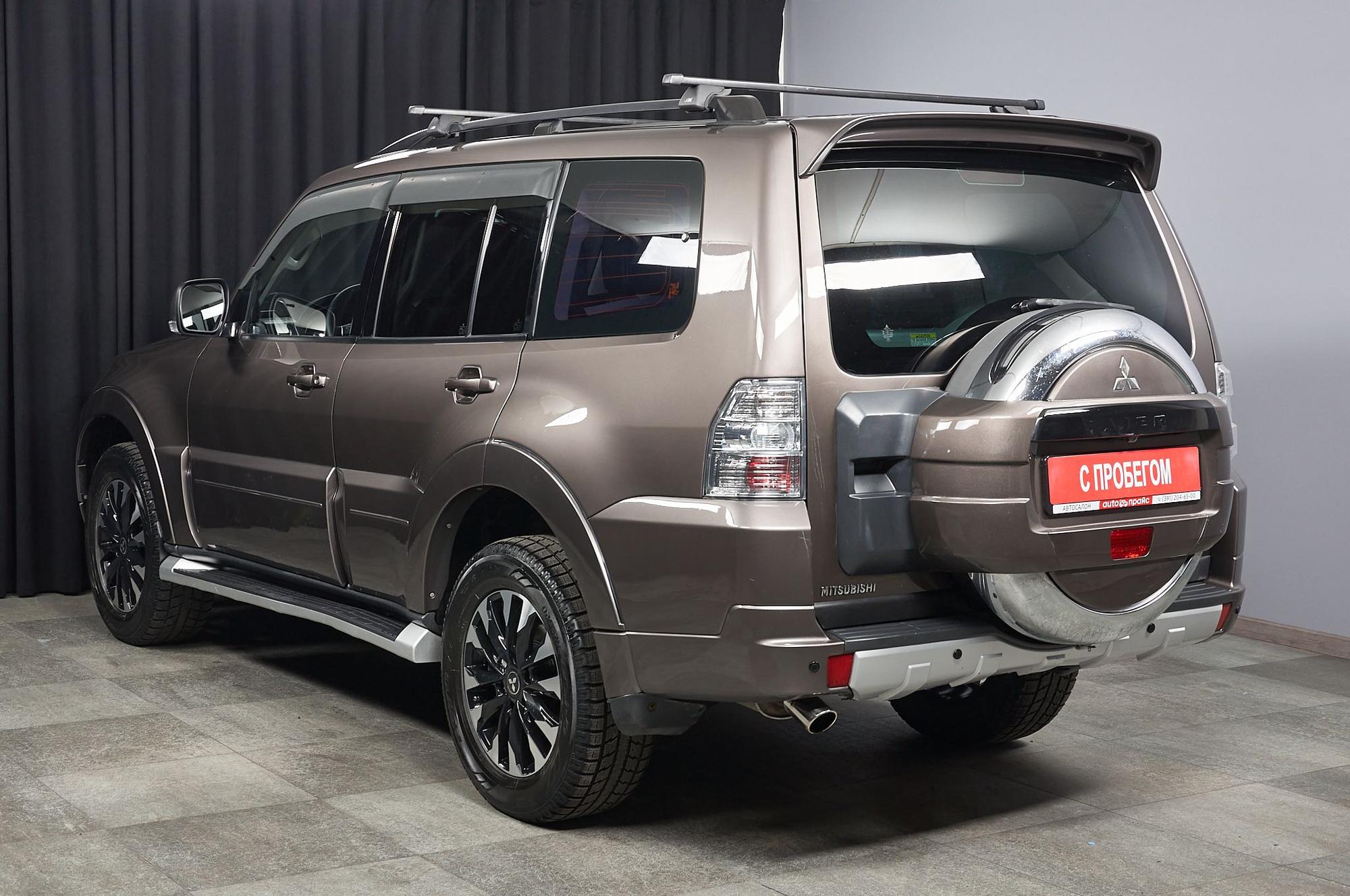 Mitsubishi Pajero - 5