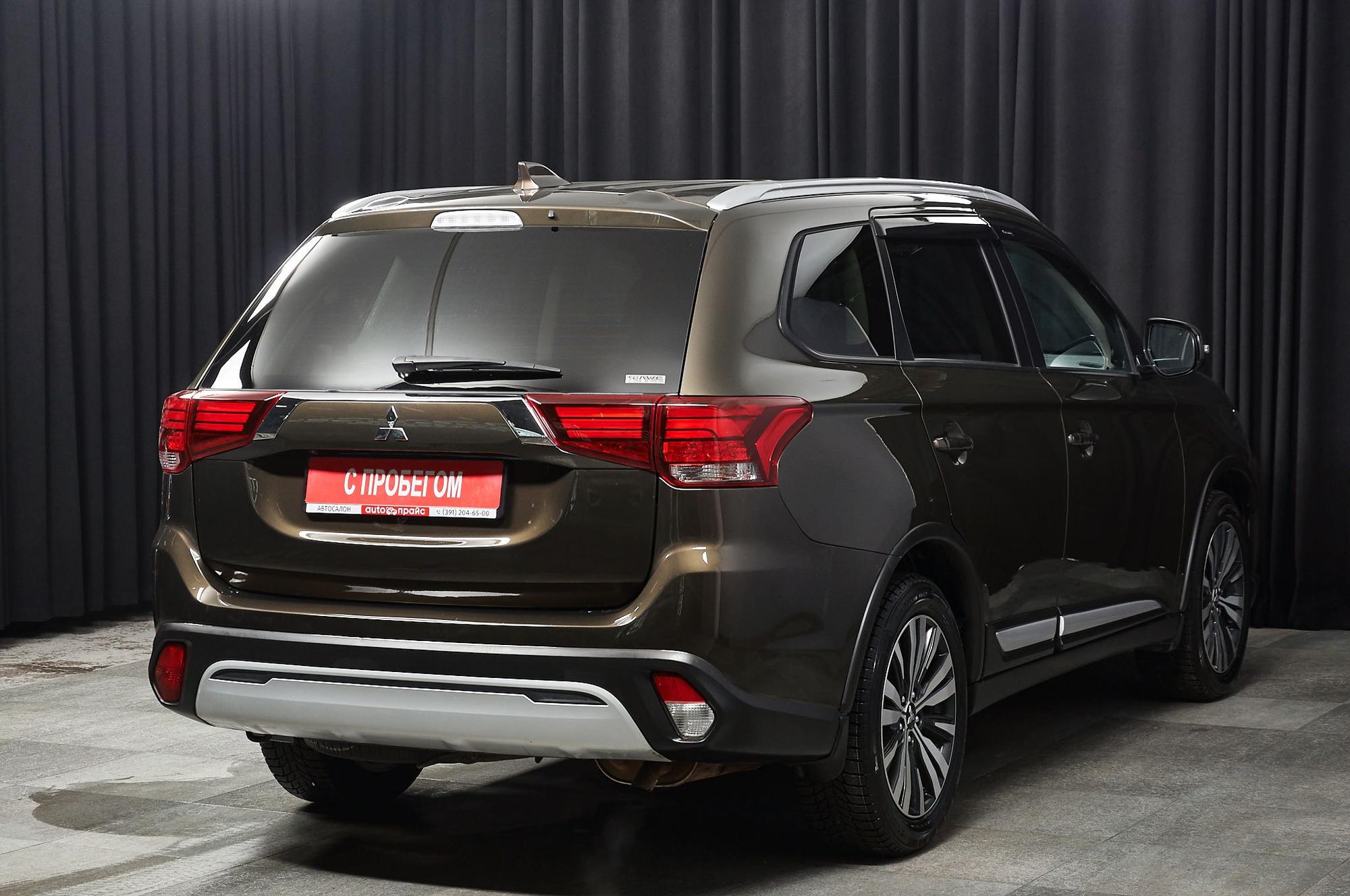 Mitsubishi Outlander - 3