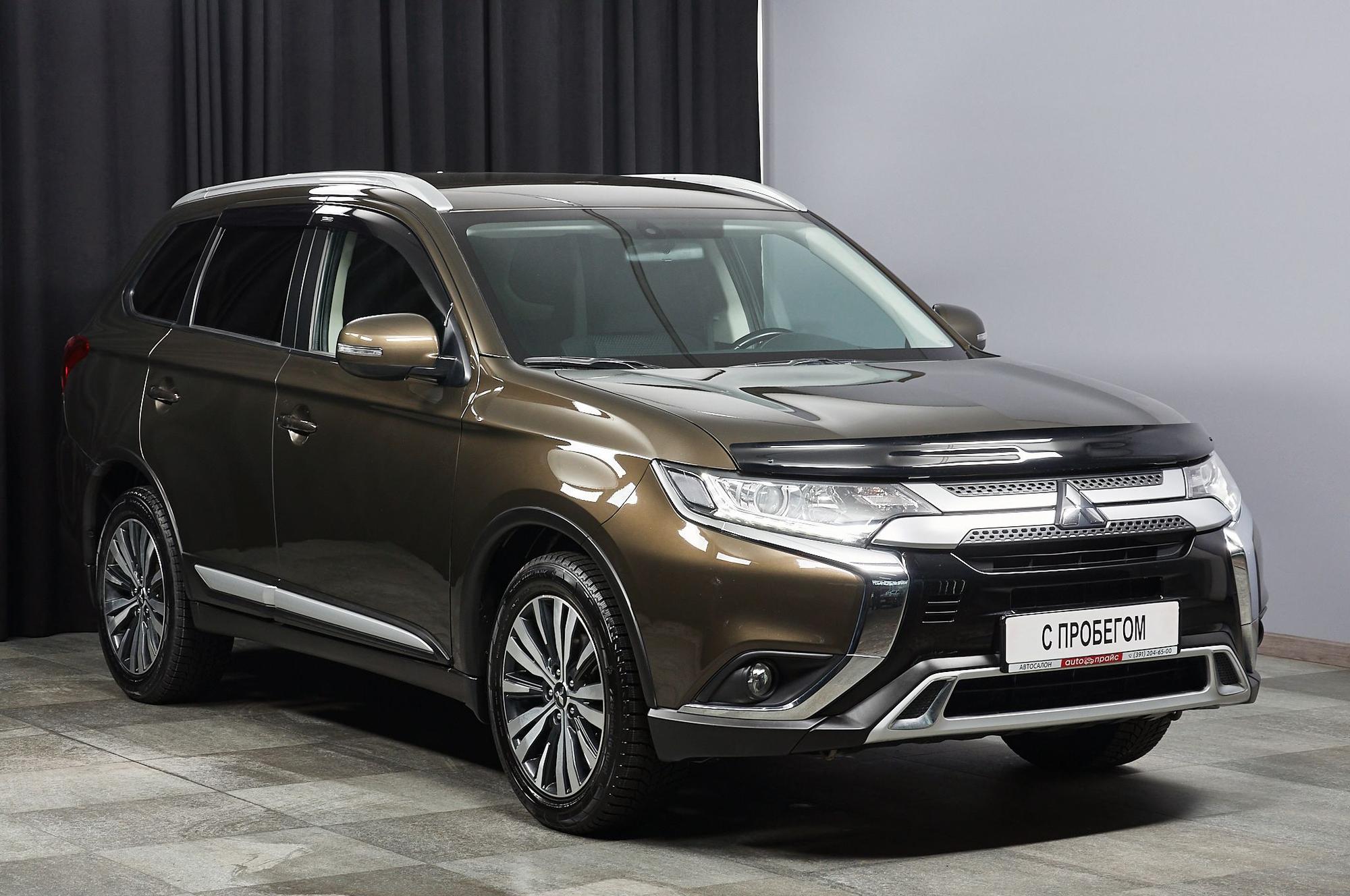 Mitsubishi Outlander - 2
