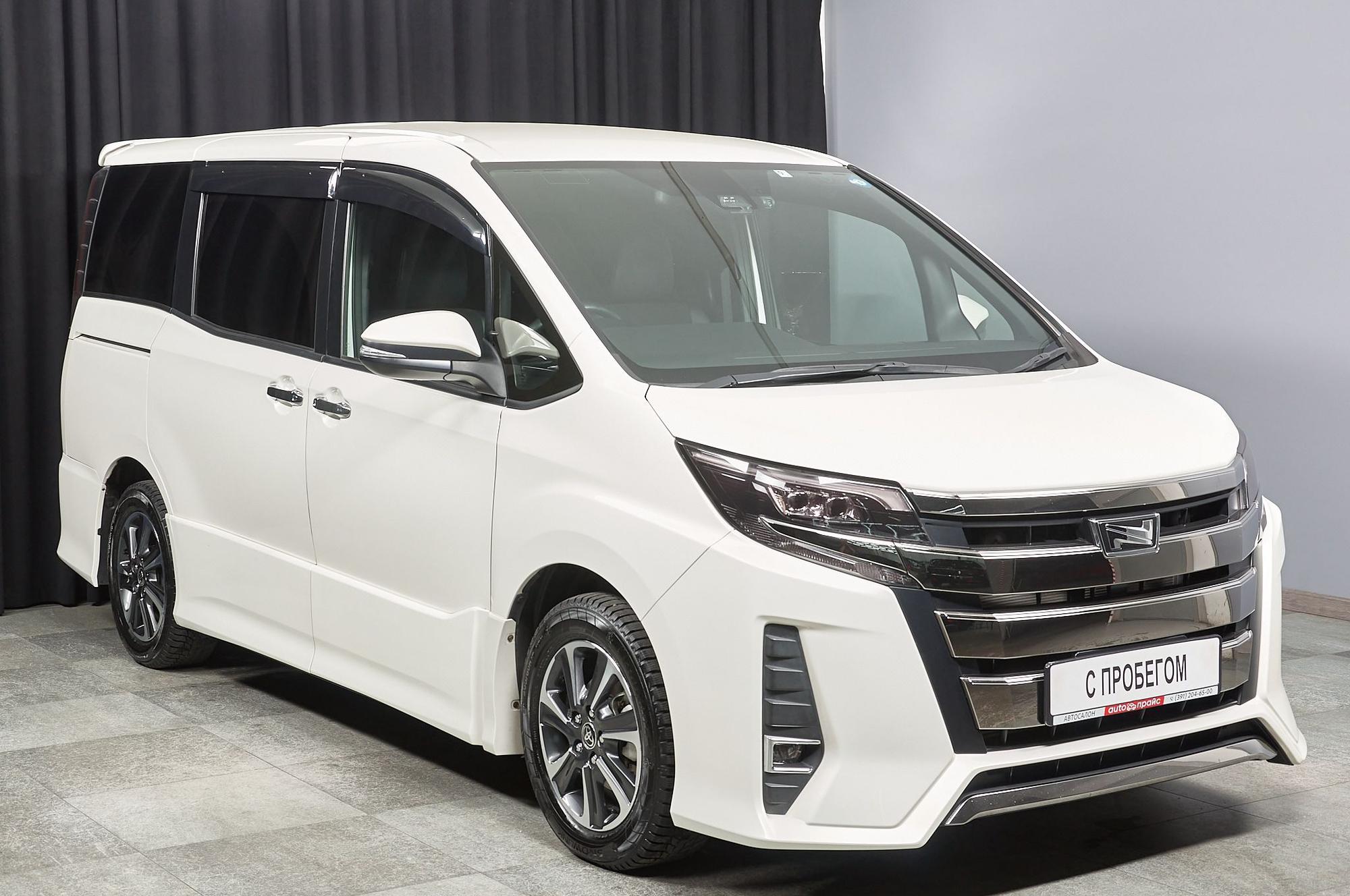 Toyota Noah - 2