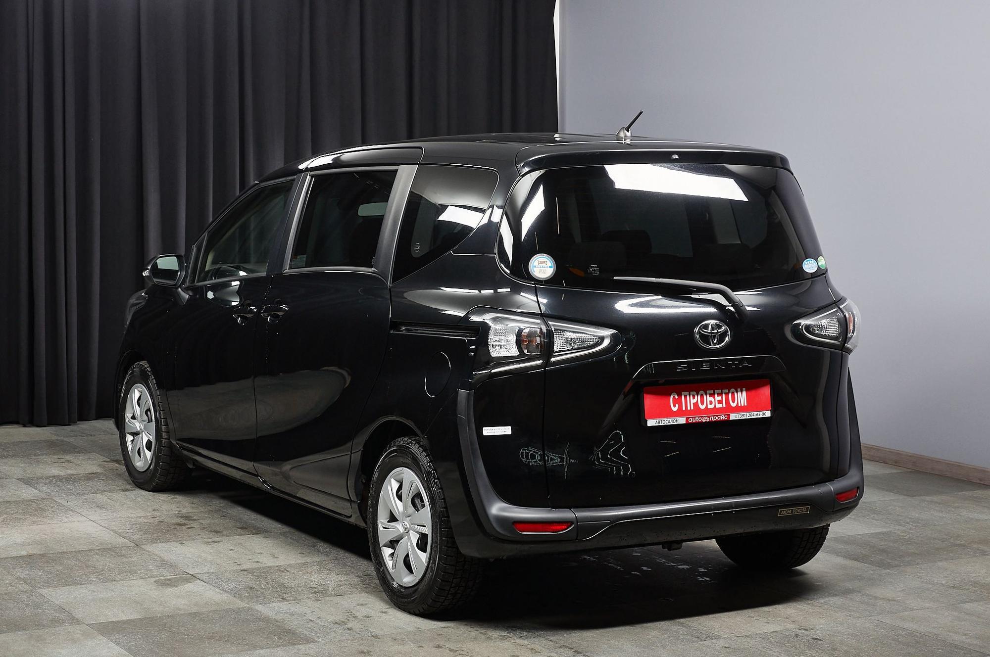 Toyota Sienta - 5