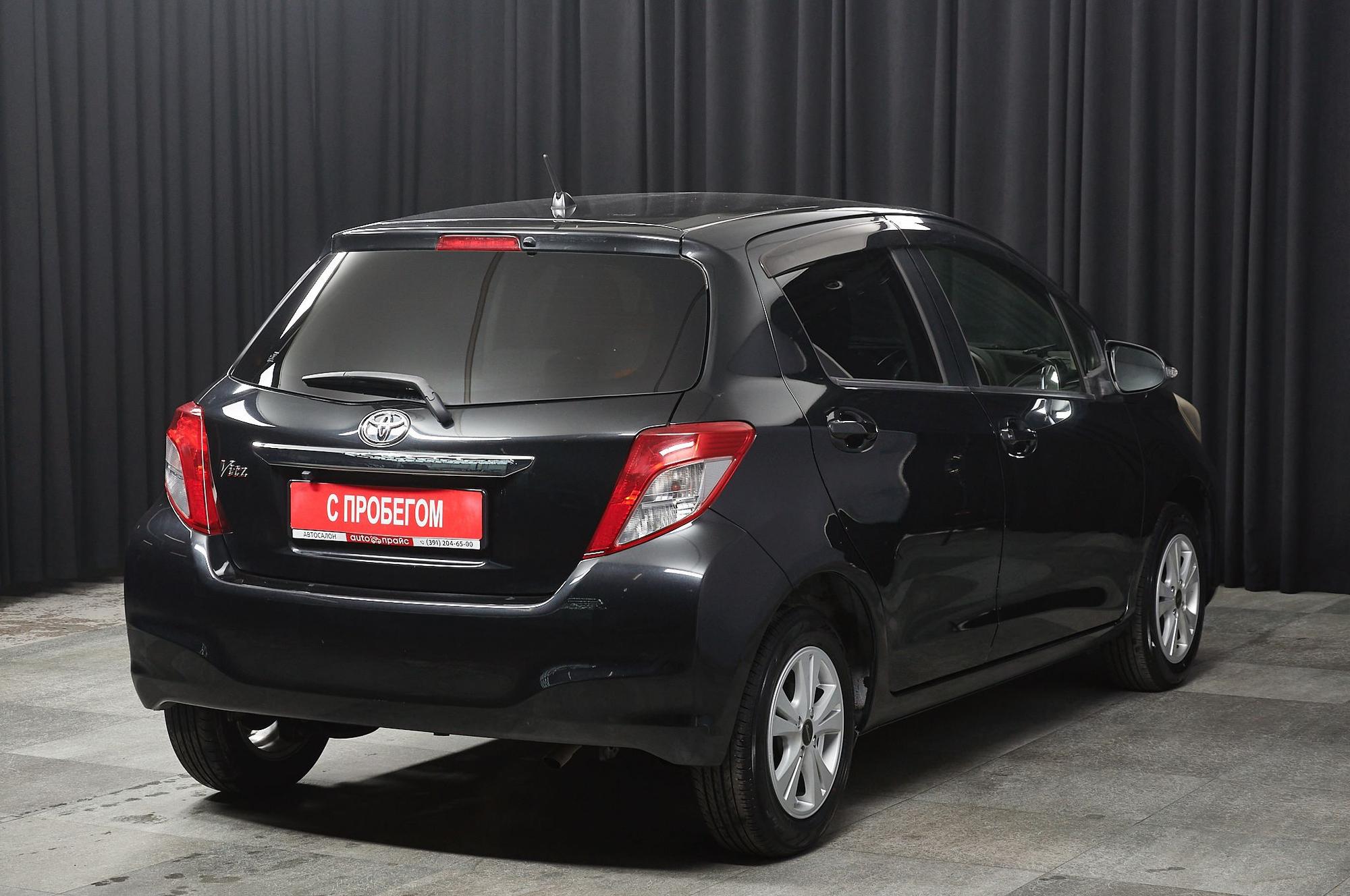 Toyota Vitz - 4