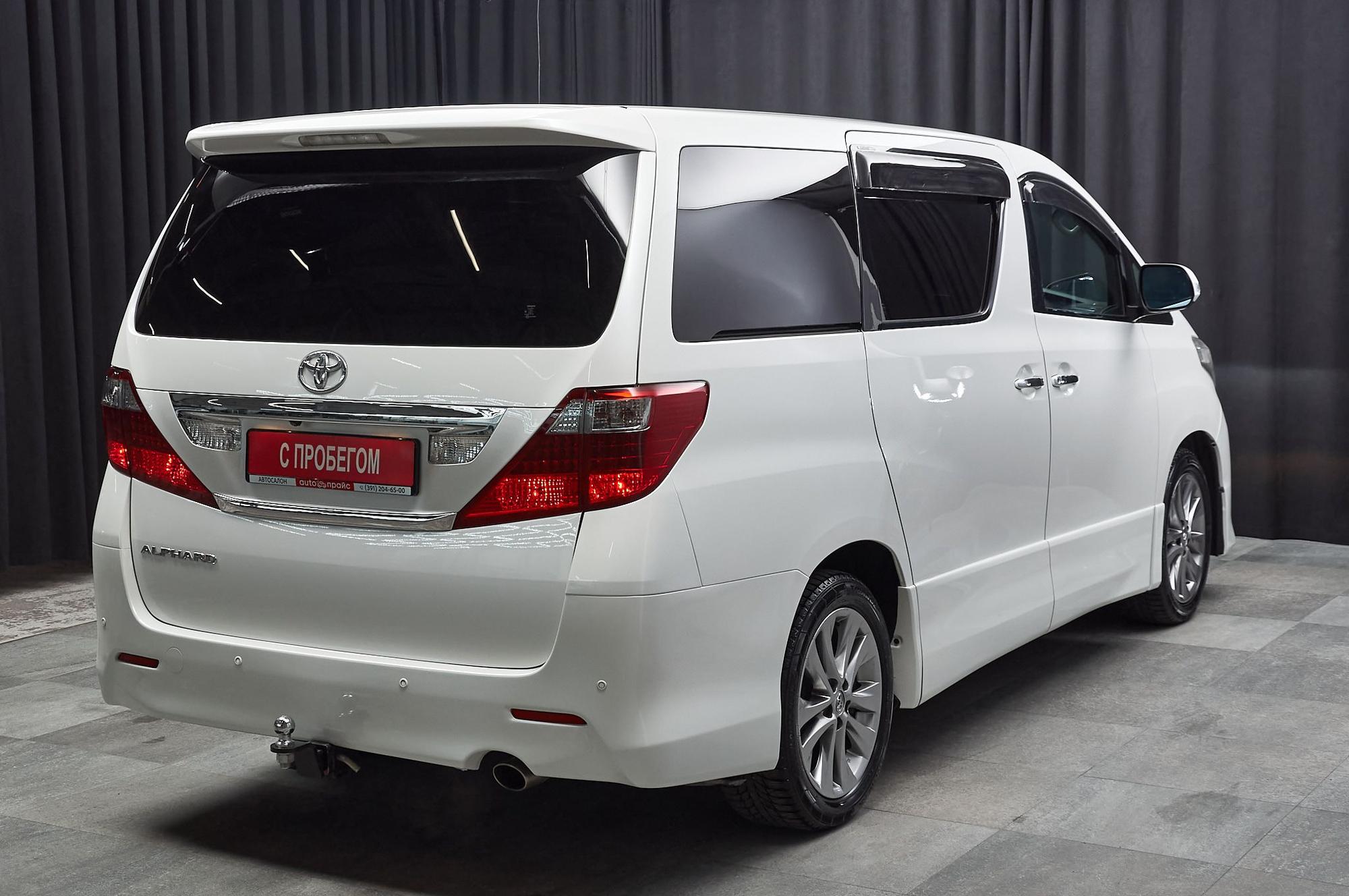 Toyota Alphard - 4