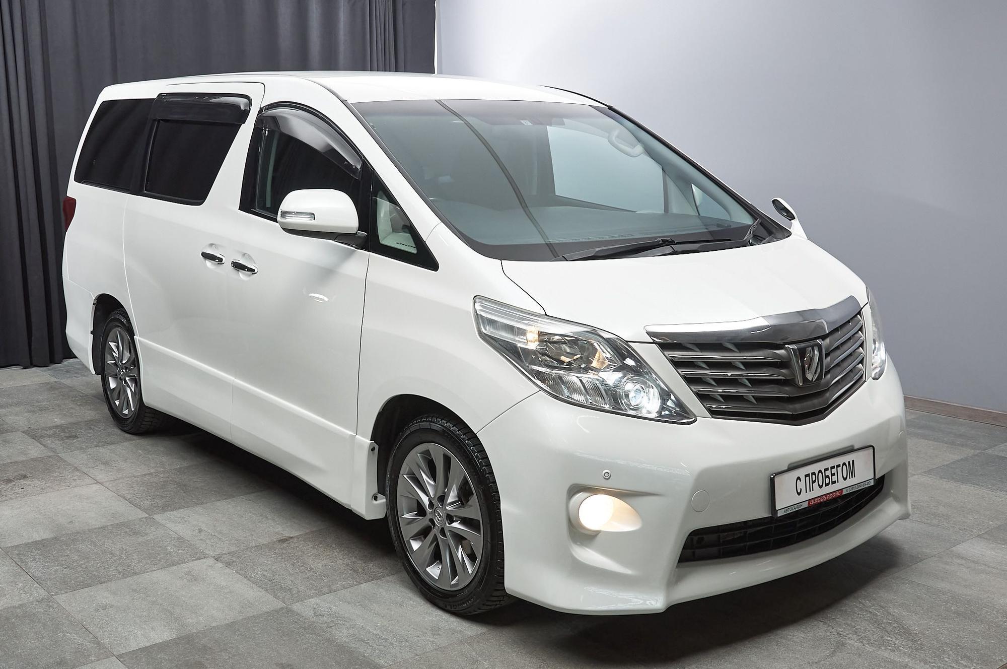 Toyota Alphard - 3