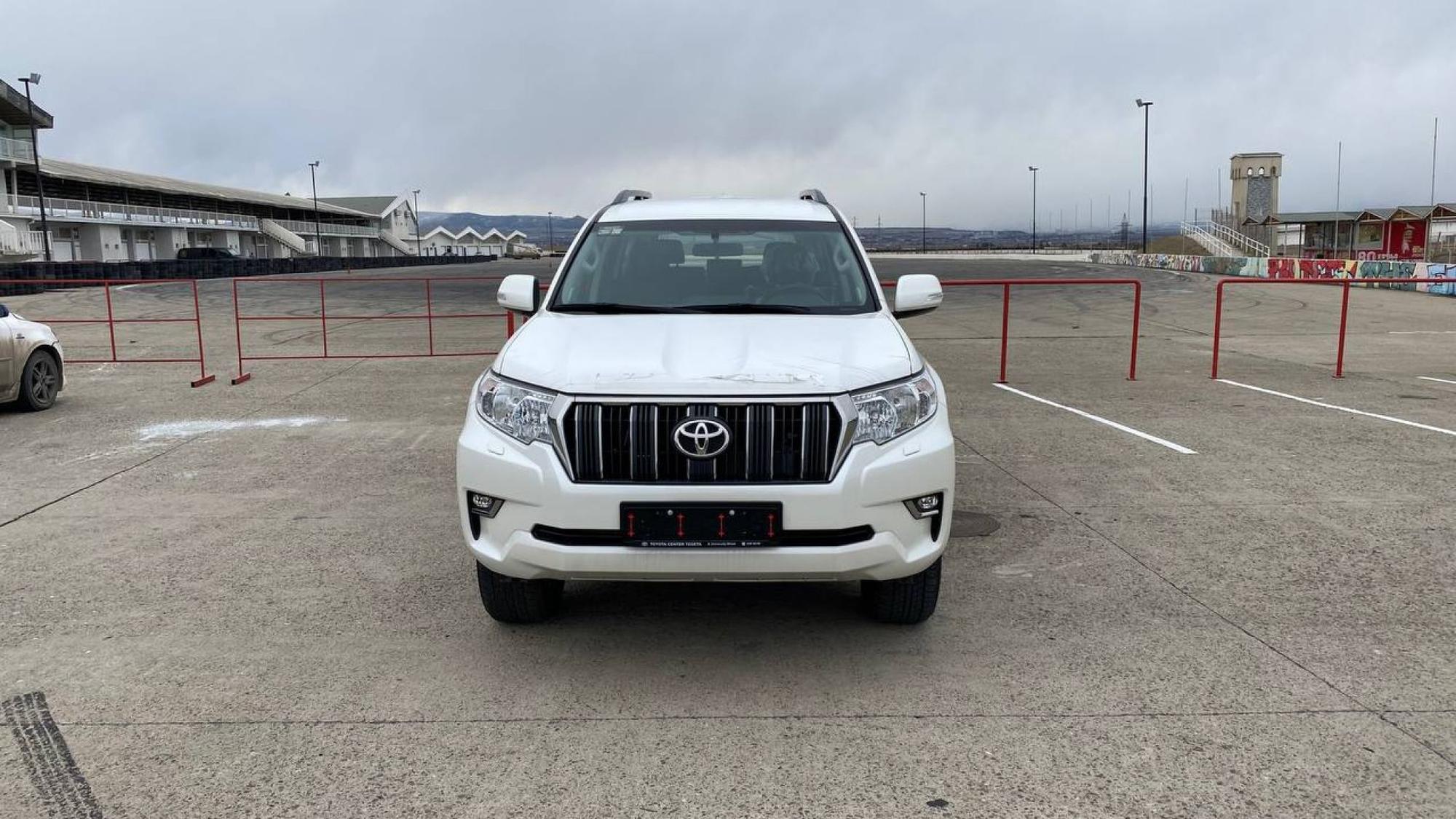 Toyota Land Cruiser Prado - 5