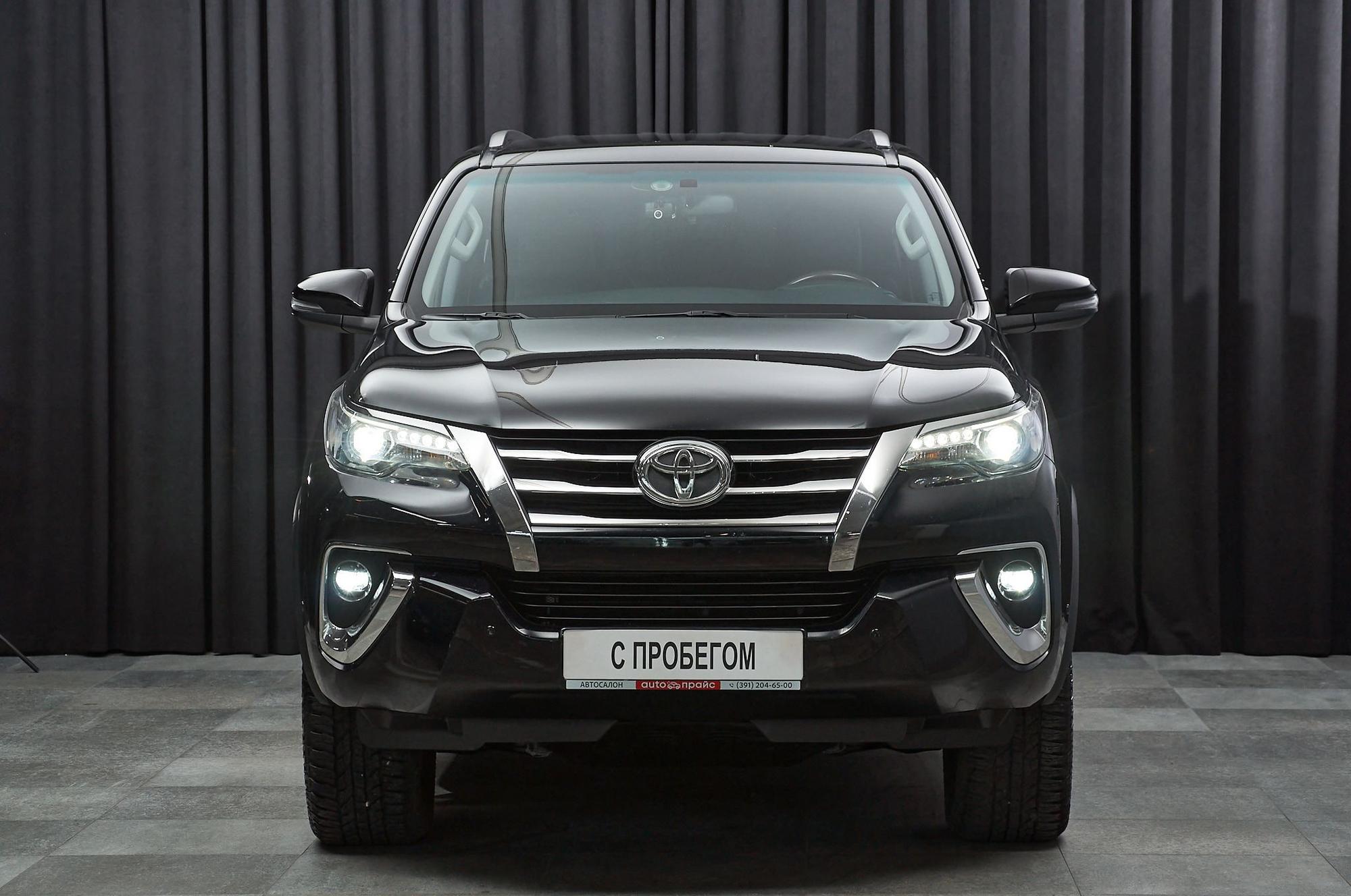 Toyota Fortuner - 2