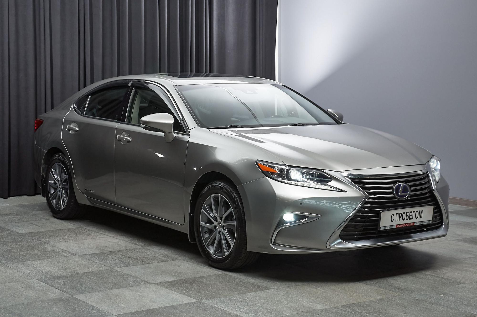 Lexus ES300h - 3