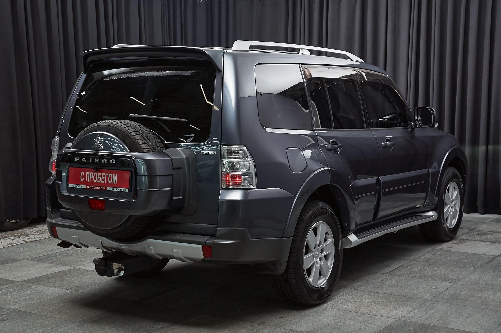 Mitsubishi Pajero - 4