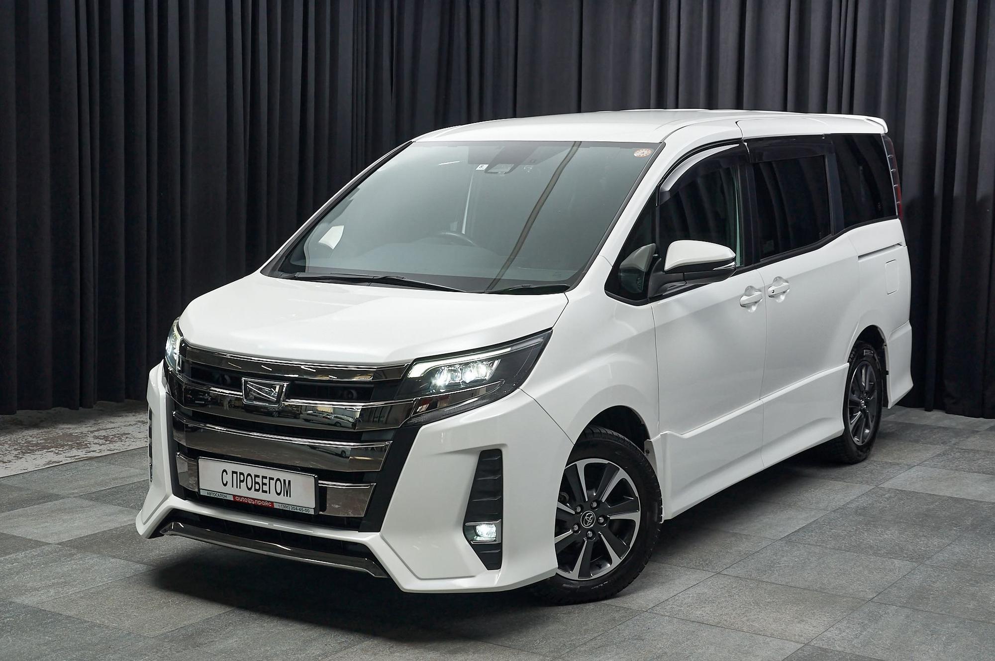 Toyota Noah - 1