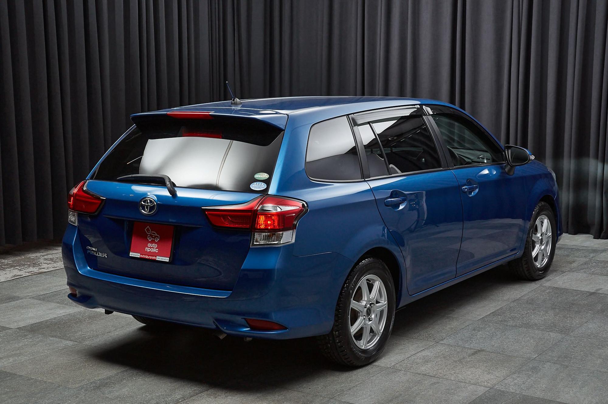 Toyota Corolla Fielder - 4