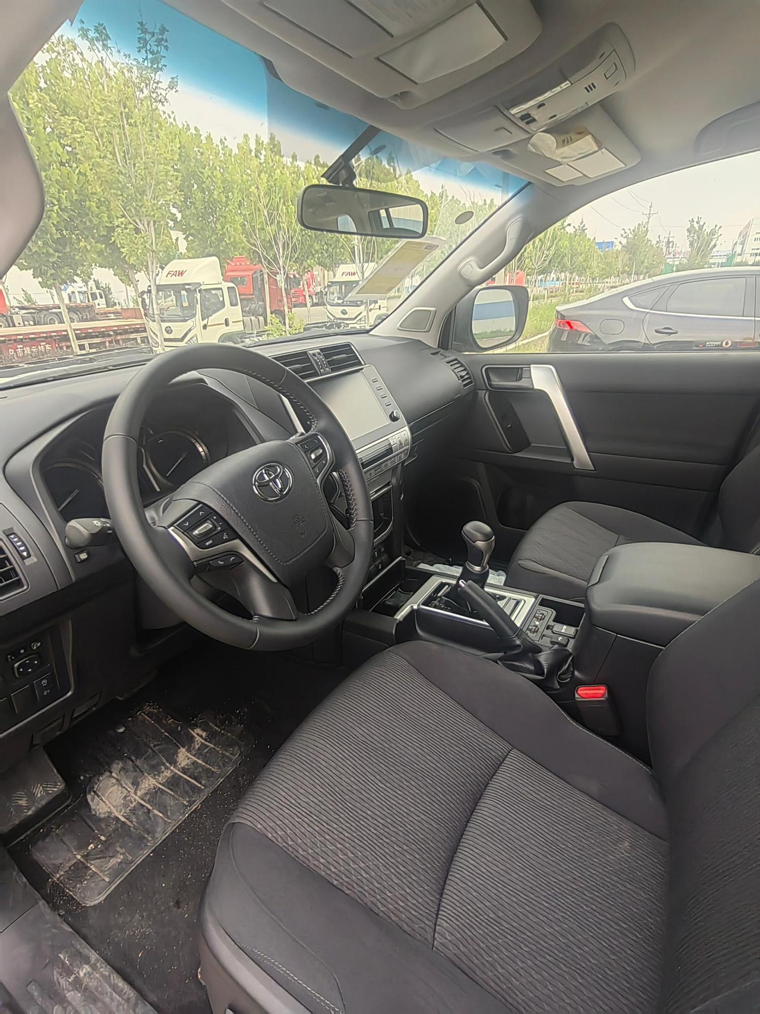 Toyota Land Cruiser Prado - 2