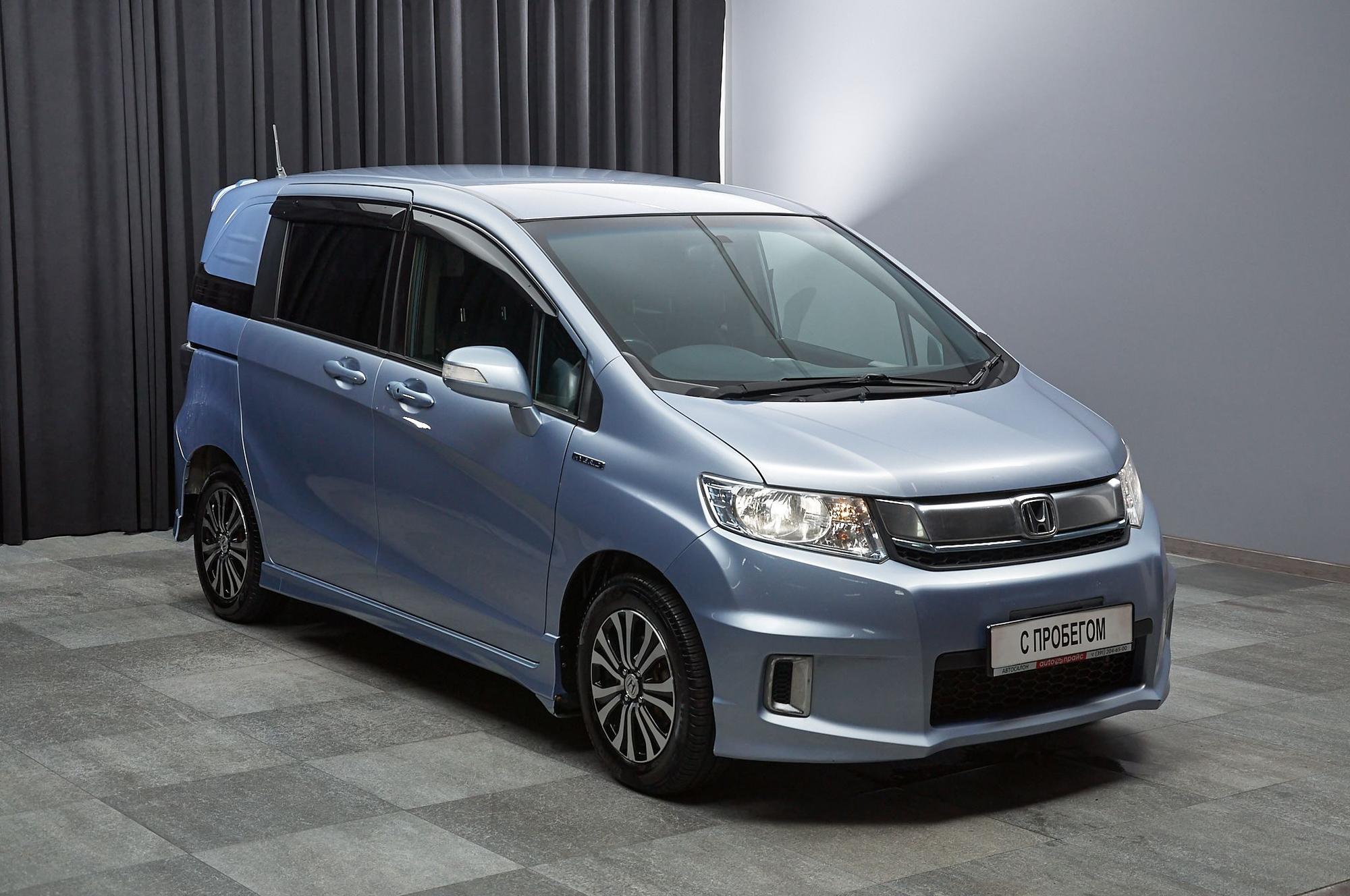 Honda Freed - 3