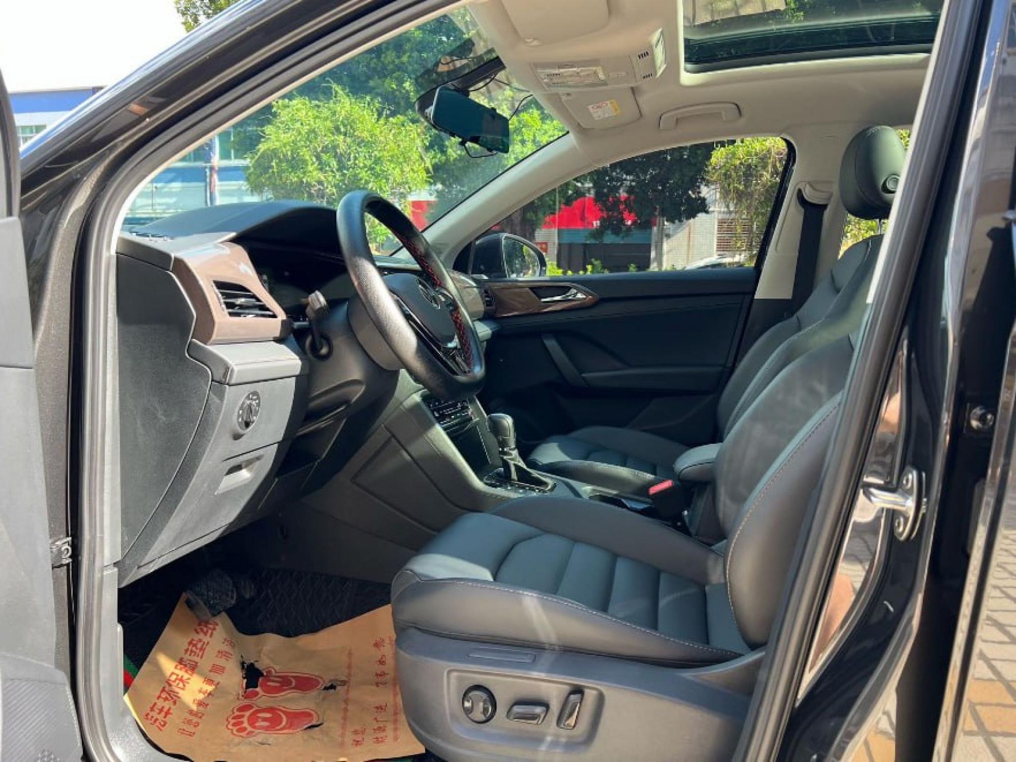 Volkswagen Tharu - 5