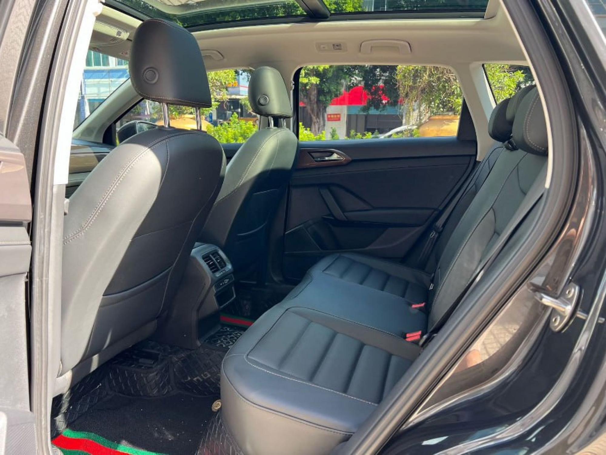 Volkswagen Tharu - 3