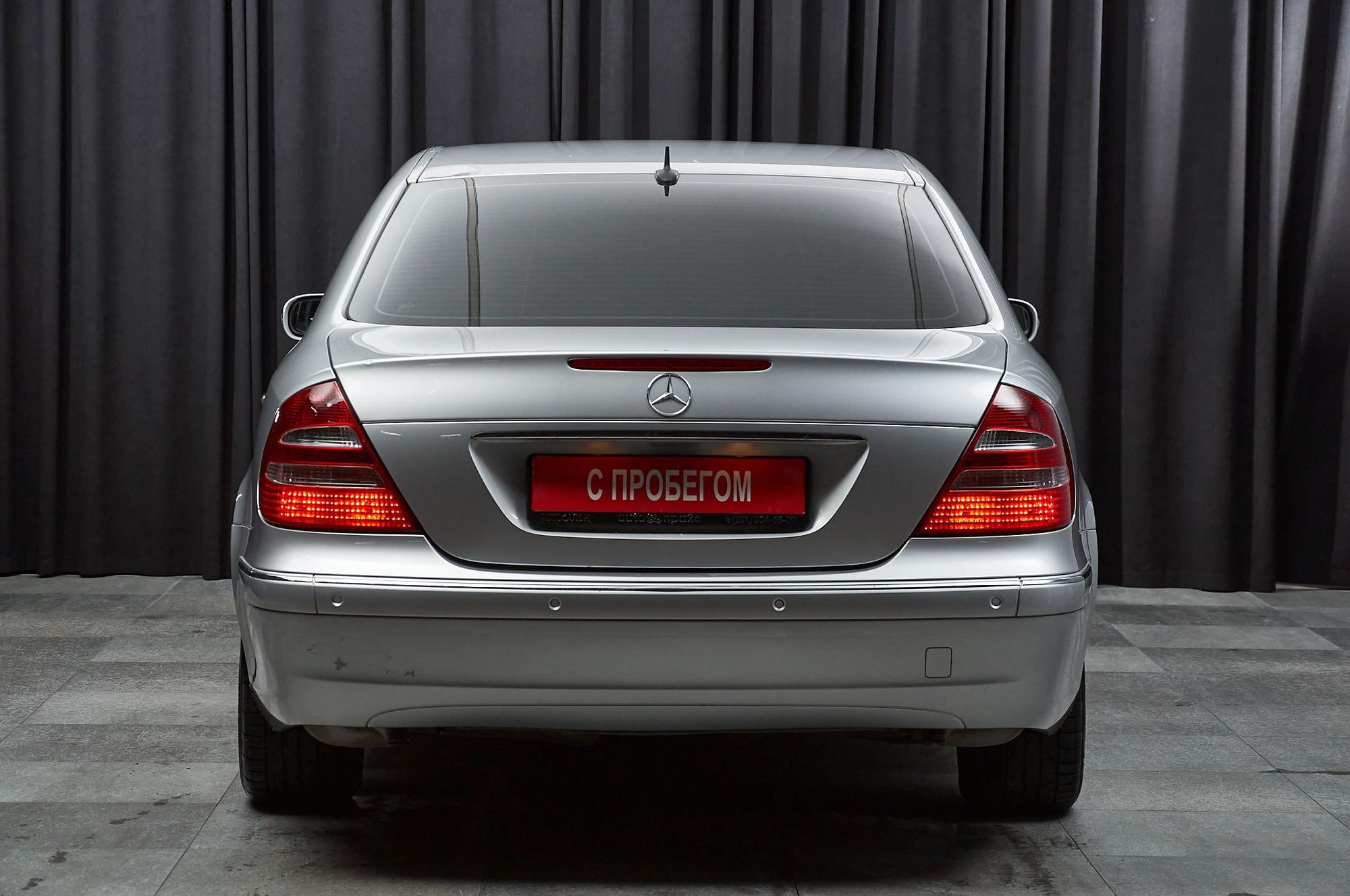 Mercedes-Benz E200 - 5