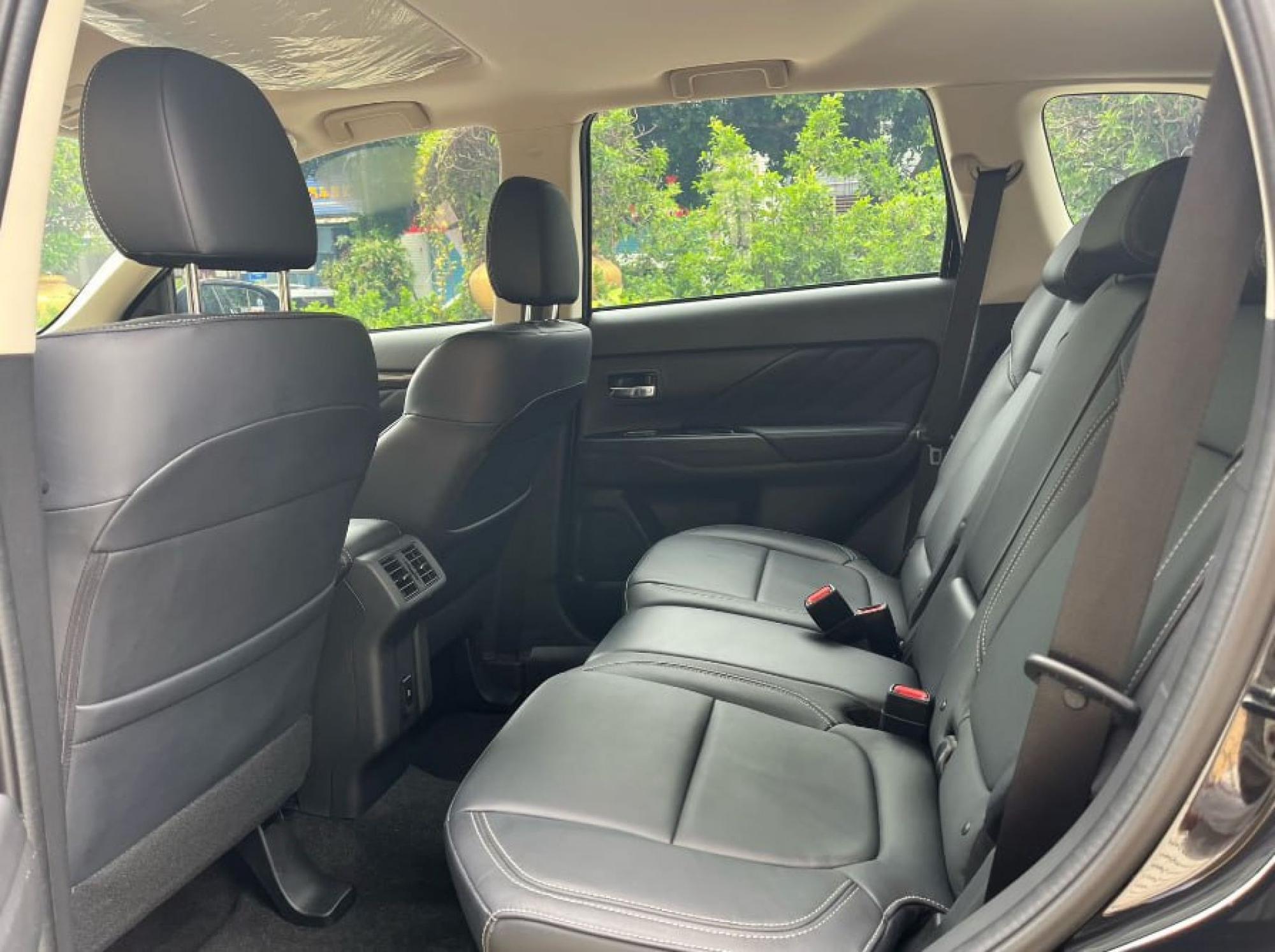 Mitsubishi Outlander - 3