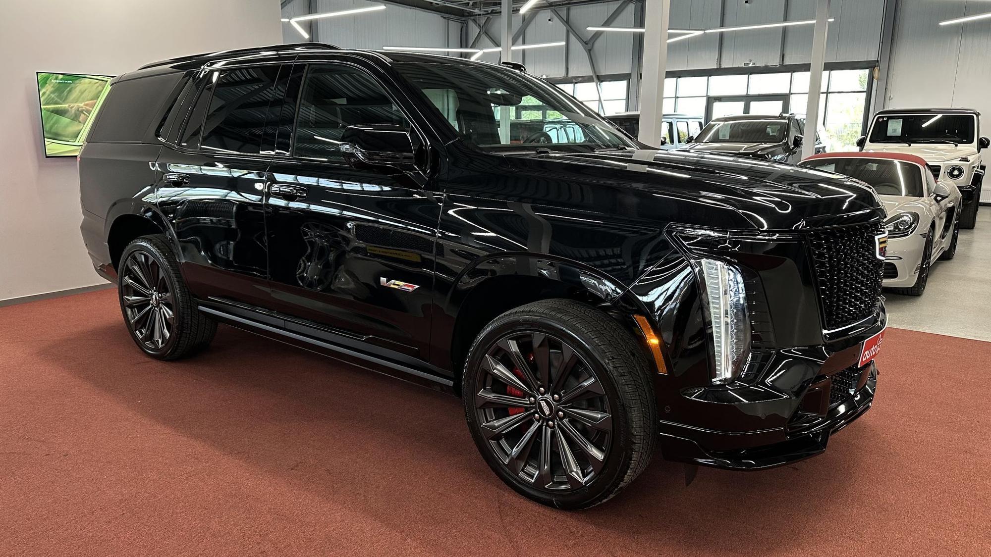 Cadillac Escalade-V - 1