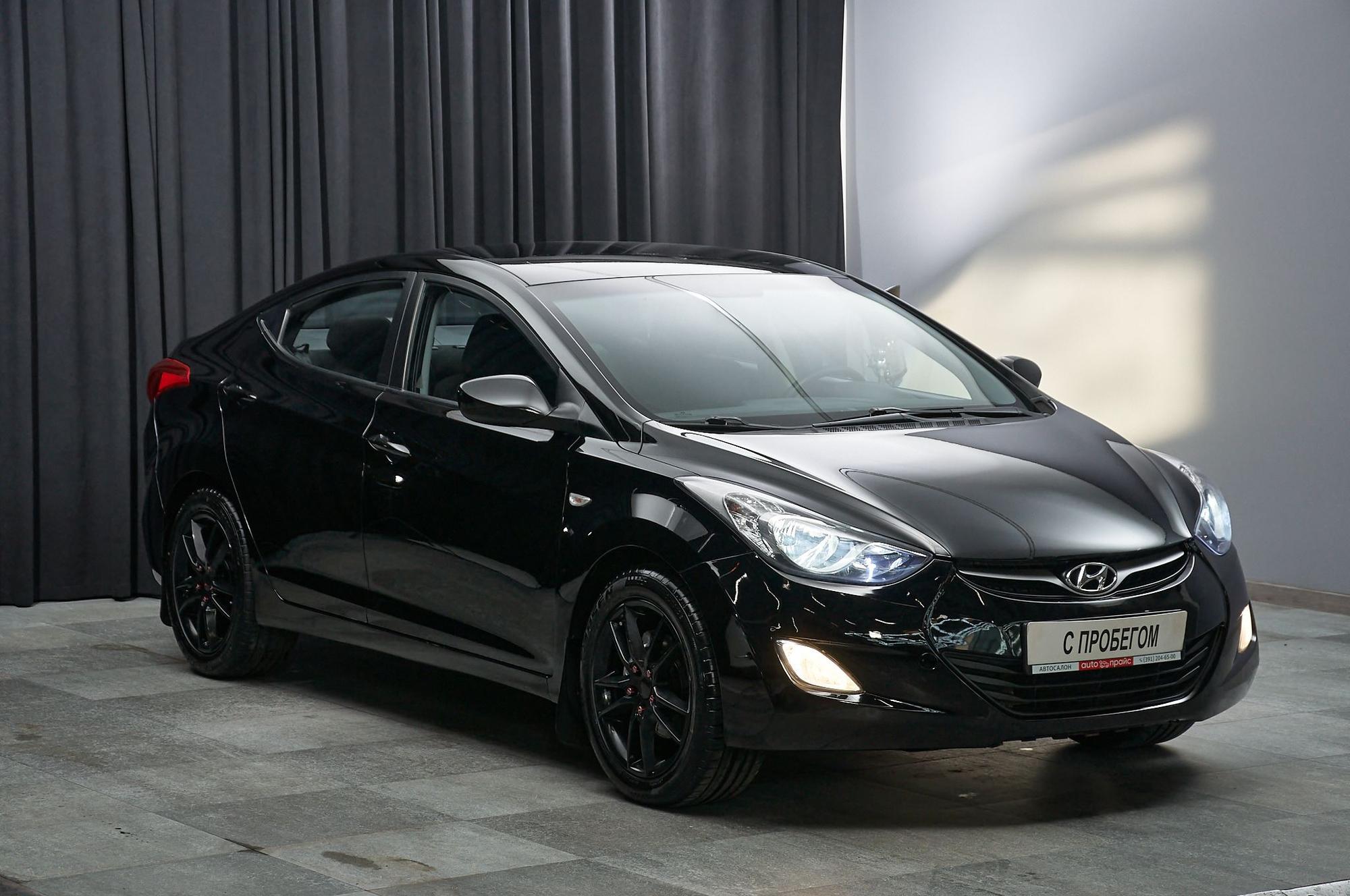 Hyundai Elantra - 1