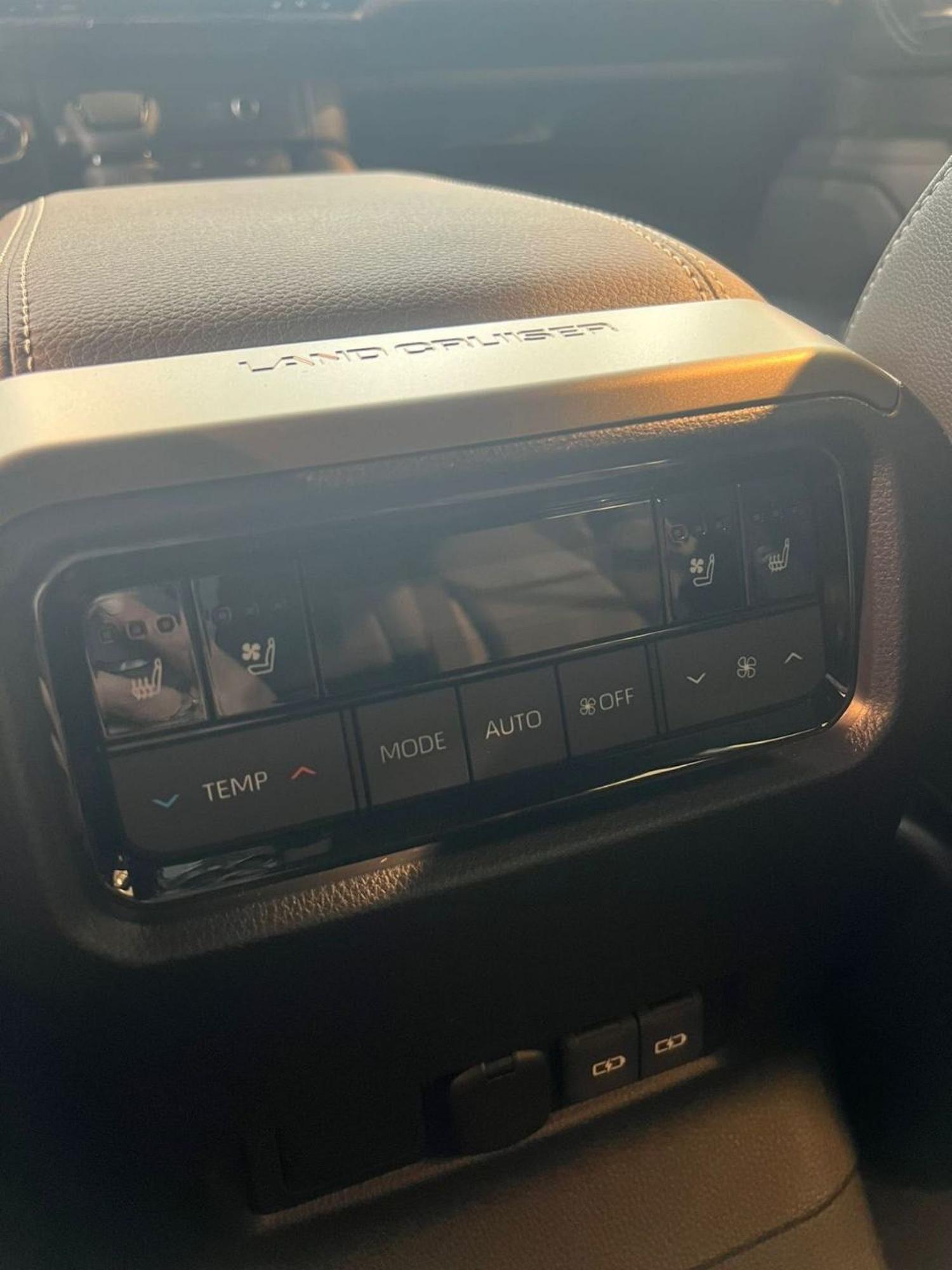 Toyota Land Cruiser Prado - 3