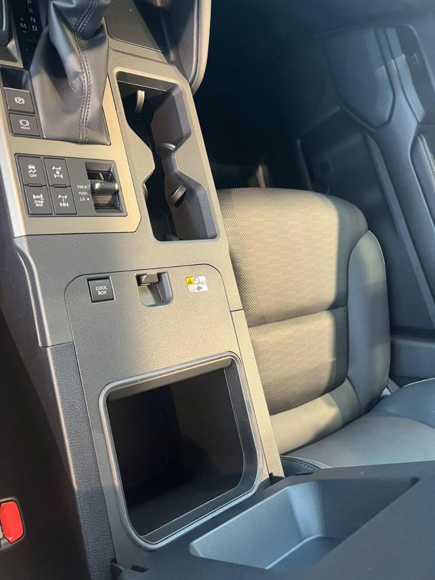 Toyota Land Cruiser Prado - 1