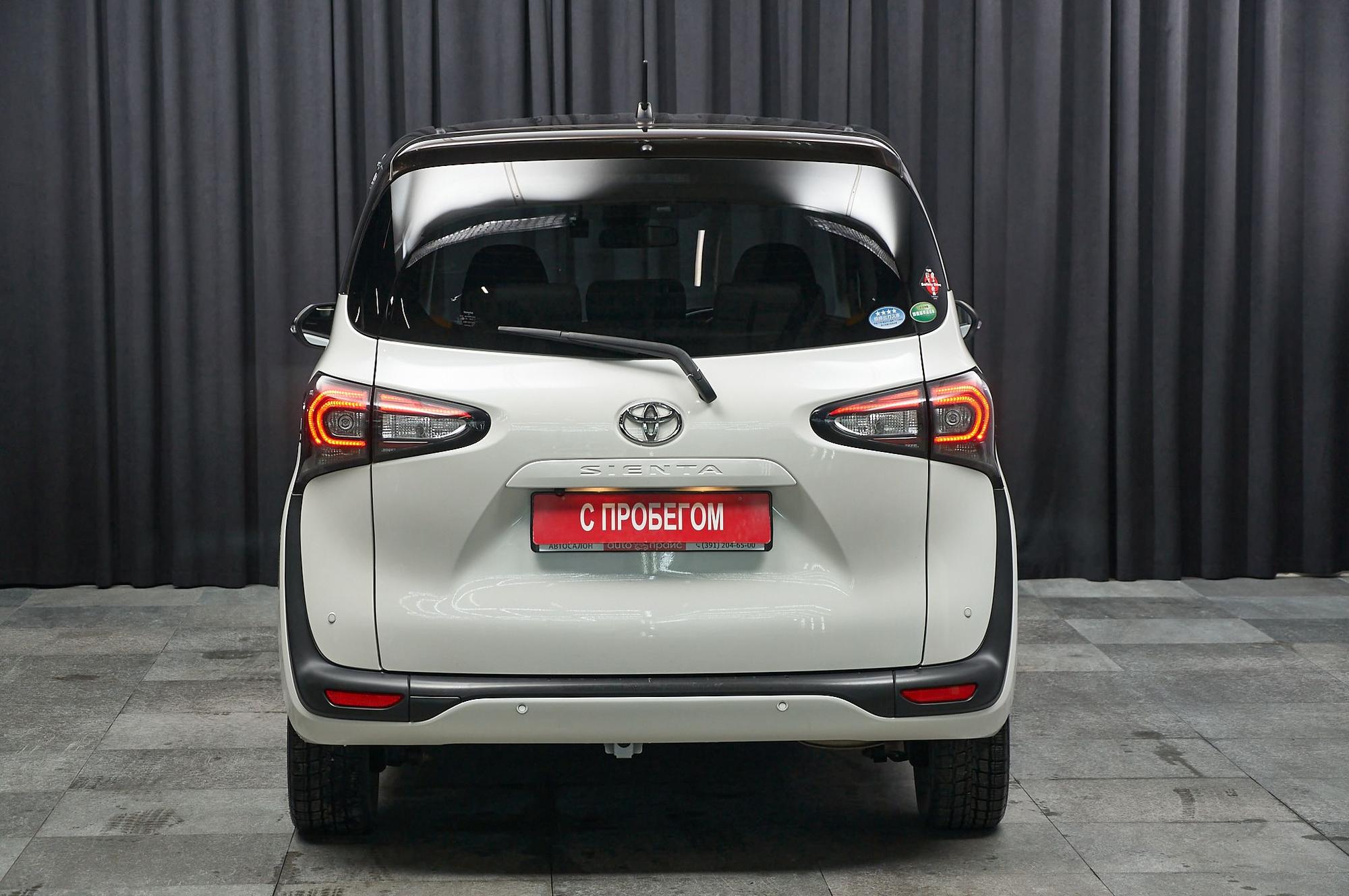 Toyota Sienta - 5