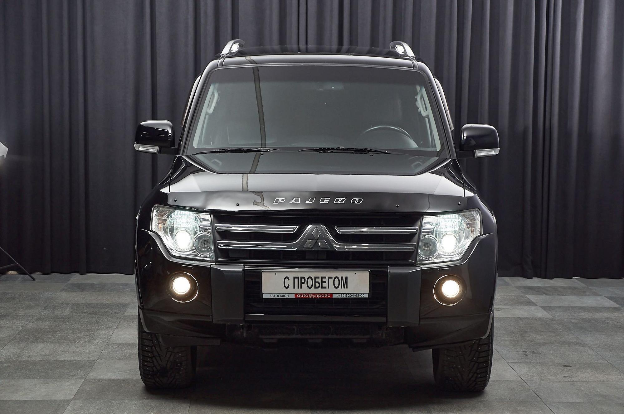 Mitsubishi Pajero - 2