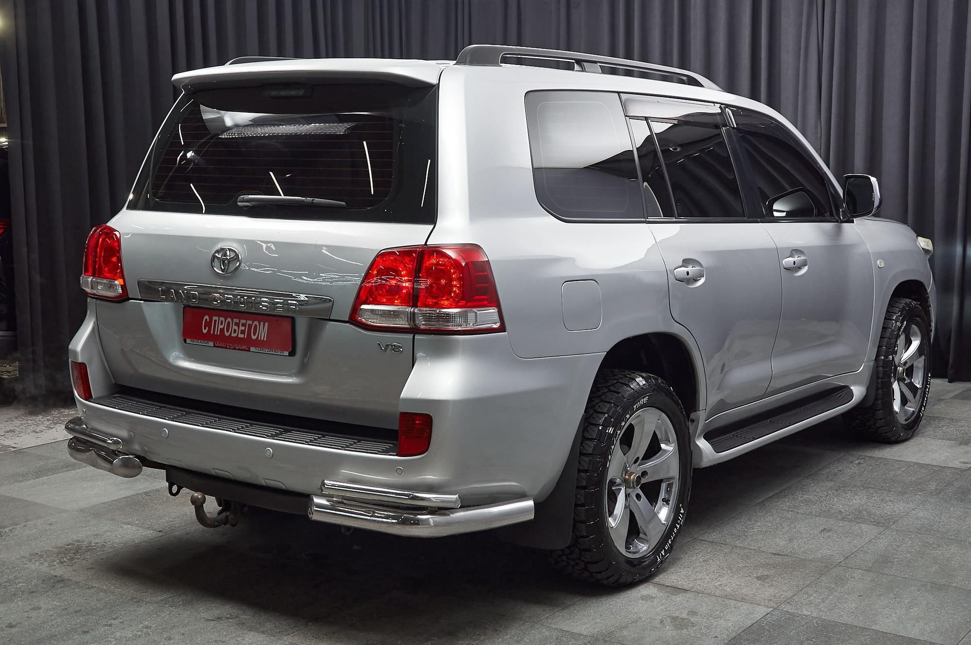 Toyota Land Cruiser - 4