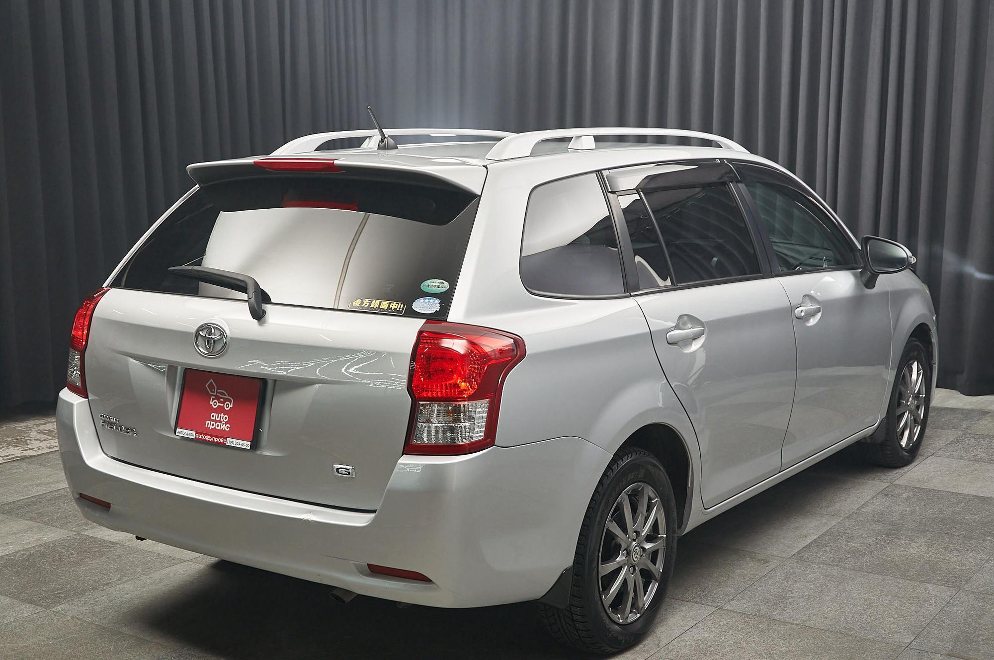 Toyota Corolla Fielder - 4